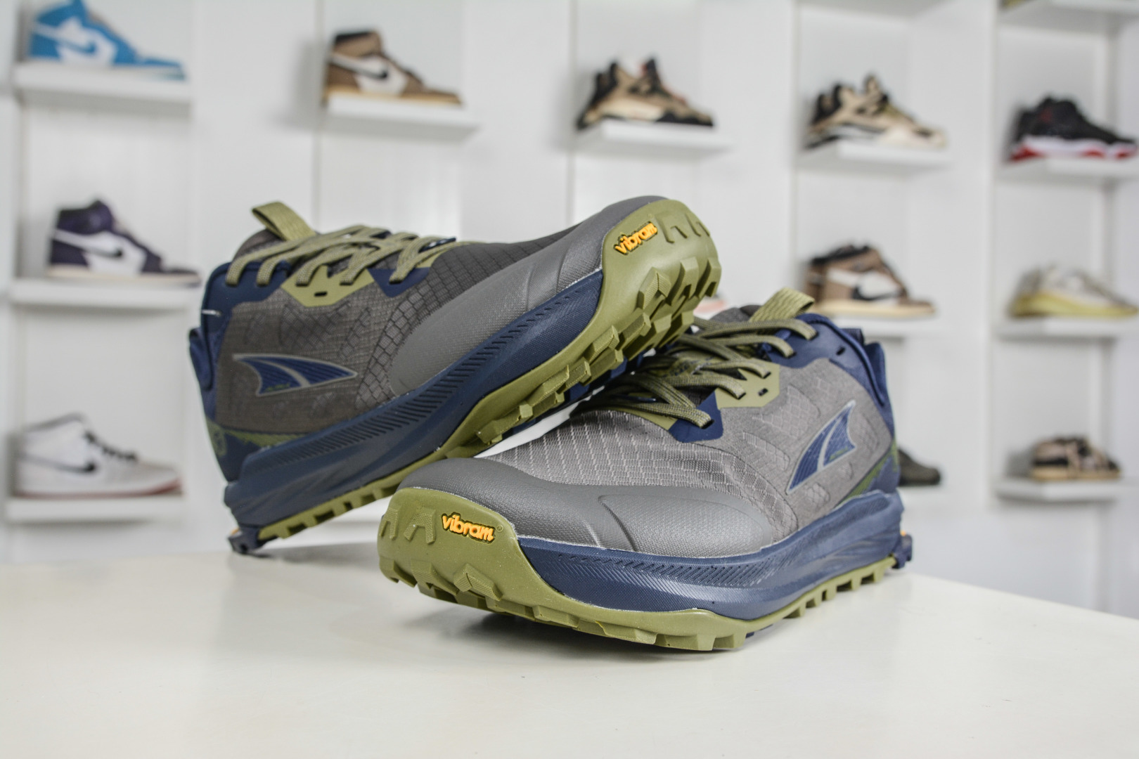 210 Altra Altra Lone Peak 9 奥创奥林匹斯9代 橄榄绿 舒适百搭防滑耐磨低帮户外跑步鞋 AL0A85RG-Chinese UA Cheap High Quatity Brand Clothes Bags handbags Sneakers wholesale wholesaler seller from China Factory suppliers Fashion Clothing Shoes best Quality Beautiful Price 210 Altra Altra Lone Peak 9 奥创奥林匹斯9代 橄榄绿 舒适百搭防滑耐磨低帮户外跑步鞋 AL0A85RG