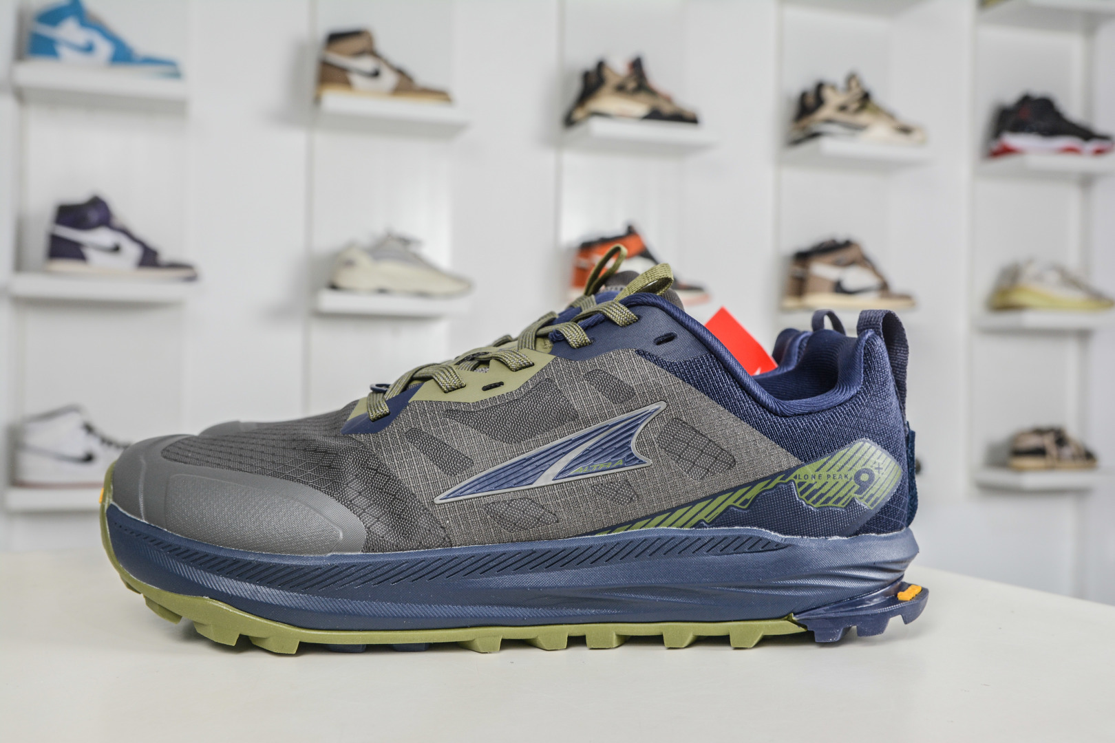 210 Altra Altra Lone Peak 9 奥创奥林匹斯9代 橄榄绿 舒适百搭防滑耐磨低帮户外跑步鞋 AL0A85RG-Chinese UA Cheap High Quatity Brand Clothes Bags handbags Sneakers wholesale wholesaler seller from China Factory suppliers Fashion Clothing Shoes best Quality Beautiful Price 210 Altra Altra Lone Peak 9 奥创奥林匹斯9代 橄榄绿 舒适百搭防滑耐磨低帮户外跑步鞋 AL0A85RG
