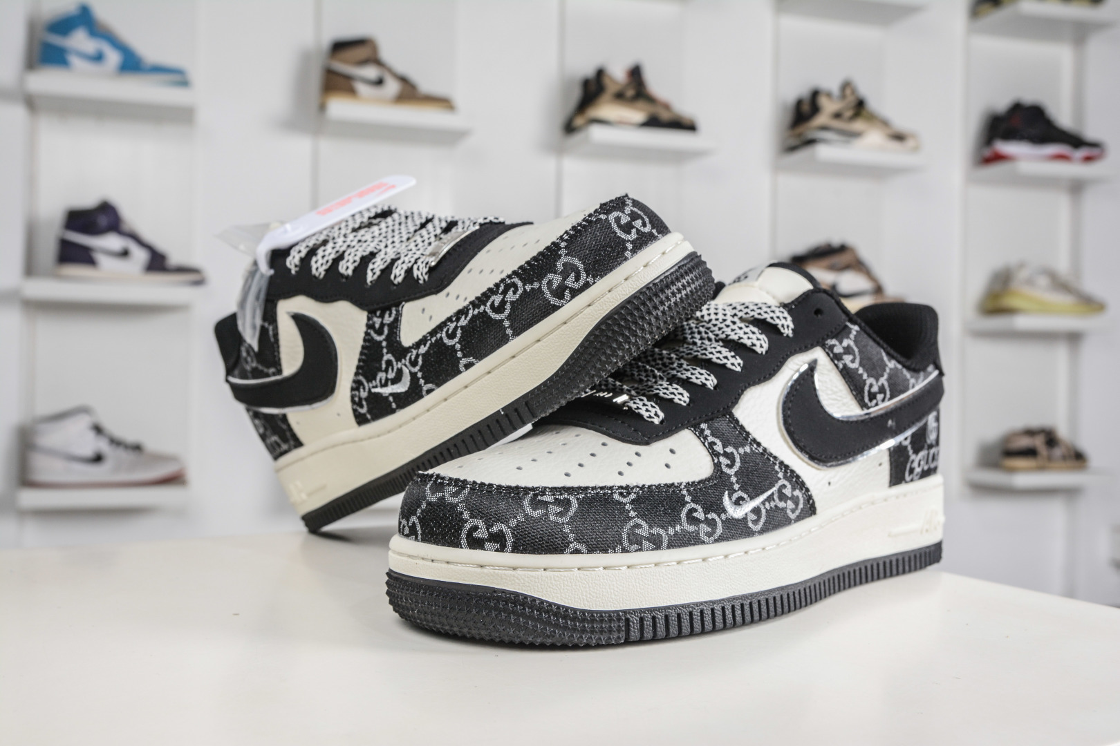 260 Gucci x NIke Air Force 1 古驰联名-黑白 MM3399-810