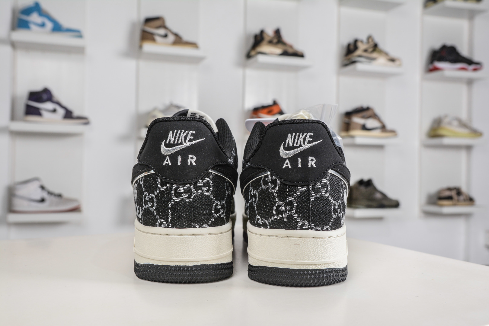 260 Gucci x NIke Air Force 1 古驰联名-黑白 MM3399-810