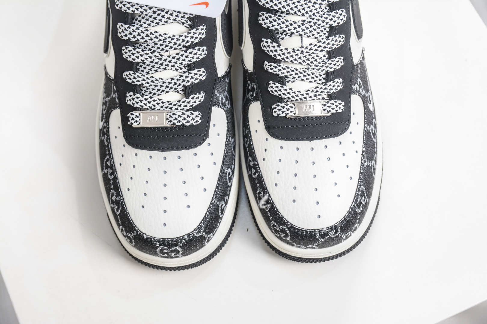 260 Gucci x NIke Air Force 1 古驰联名-黑白 MM3399-810