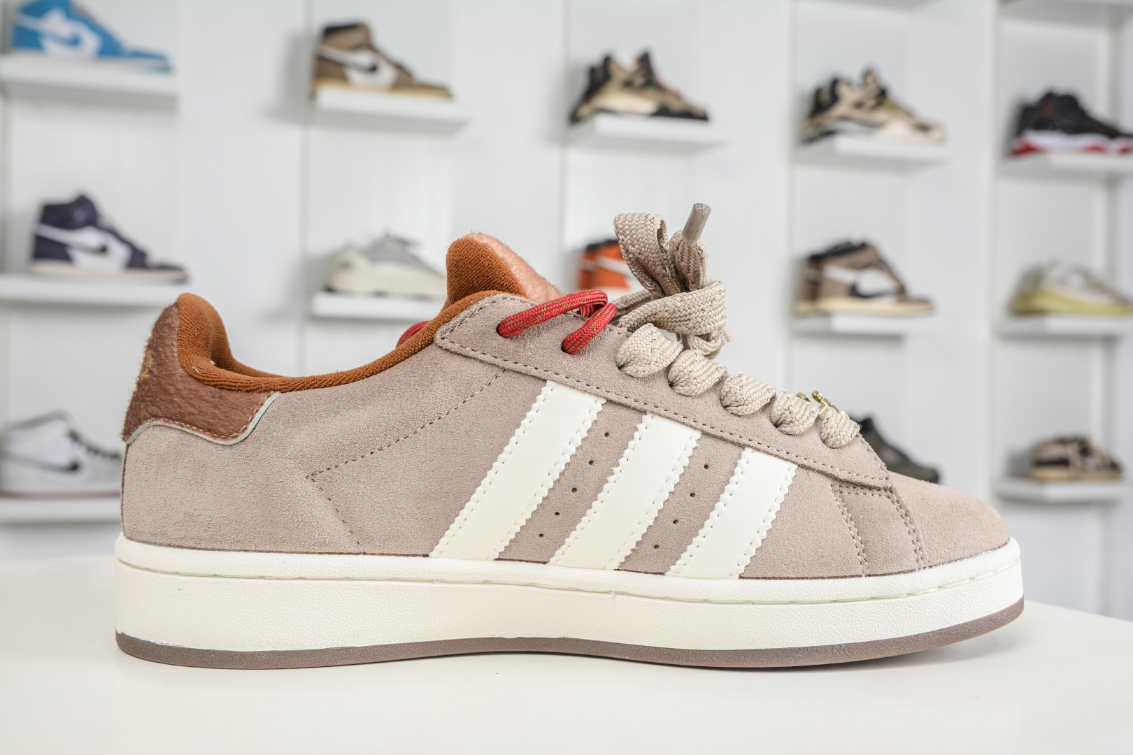 150 Adidas CAMPUS 00s 面包鞋复古休闲板鞋 KJ8724-Chinese UA Cheap High Quatity Brand Clothes Bags handbags Sneakers wholesale wholesaler seller from China Factory suppliers Fashion Clothing Shoes best Quality Beautiful Price 150 Adidas CAMPUS 00s 面包鞋复古休闲板鞋 KJ8724