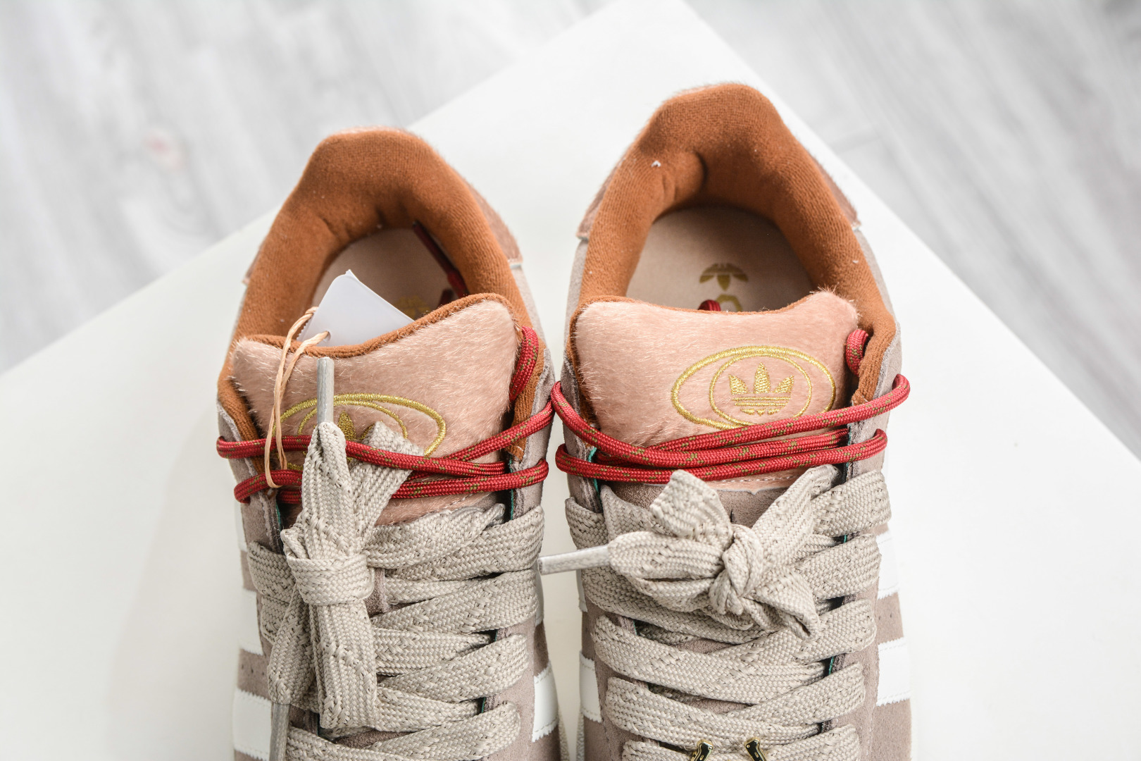 150 Adidas CAMPUS 00s 面包鞋复古休闲板鞋 KJ8724-Chinese UA Cheap High Quatity Brand Clothes Bags handbags Sneakers wholesale wholesaler seller from China Factory suppliers Fashion Clothing Shoes best Quality Beautiful Price 150 Adidas CAMPUS 00s 面包鞋复古休闲板鞋 KJ8724