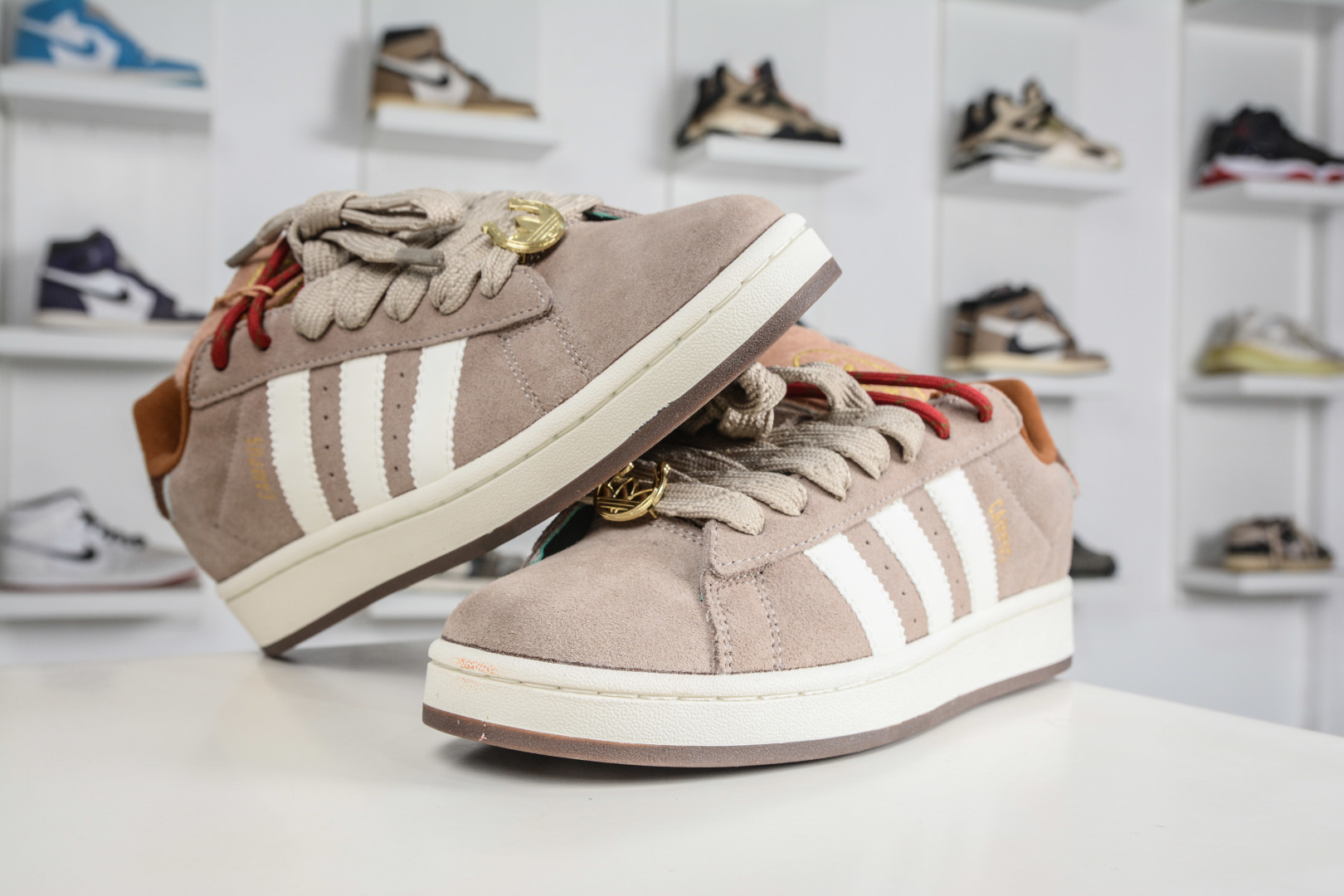 150 Adidas CAMPUS 00s 面包鞋复古休闲板鞋 KJ8724-Chinese UA Cheap High Quatity Brand Clothes Bags handbags Sneakers wholesale wholesaler seller from China Factory suppliers Fashion Clothing Shoes best Quality Beautiful Price 150 Adidas CAMPUS 00s 面包鞋复古休闲板鞋 KJ8724