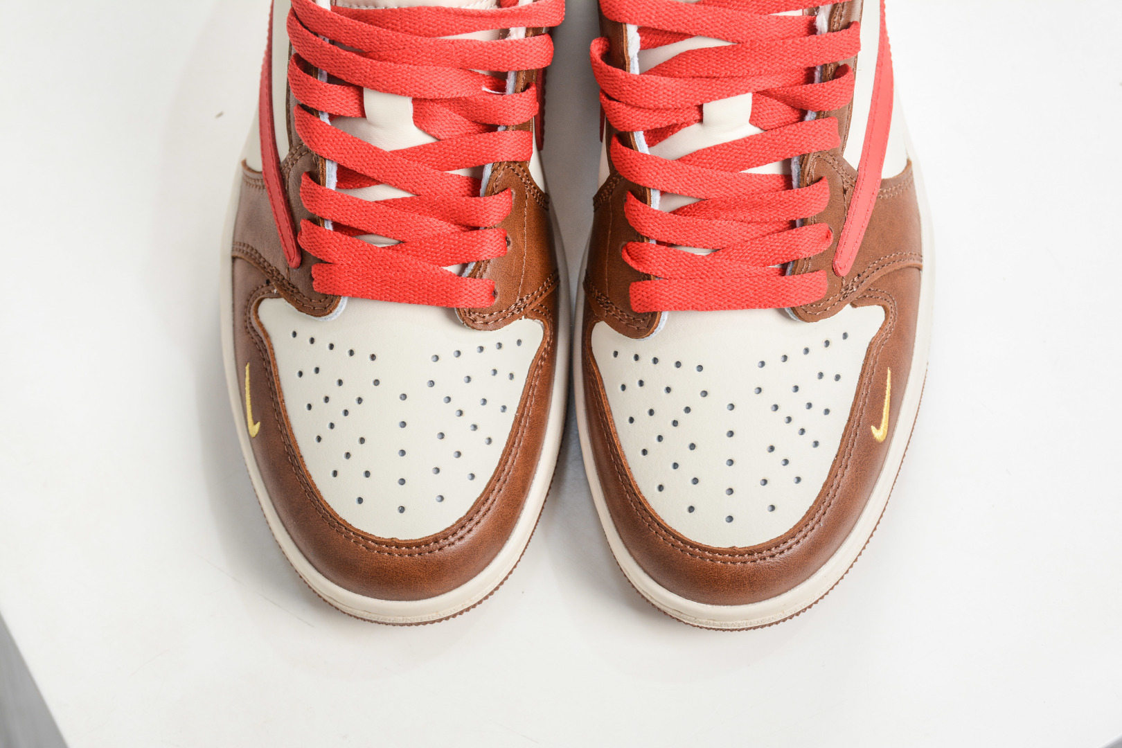 270 TS x Nike Air Jordan 1 Low 马年限定 白棕红 YF9511-500