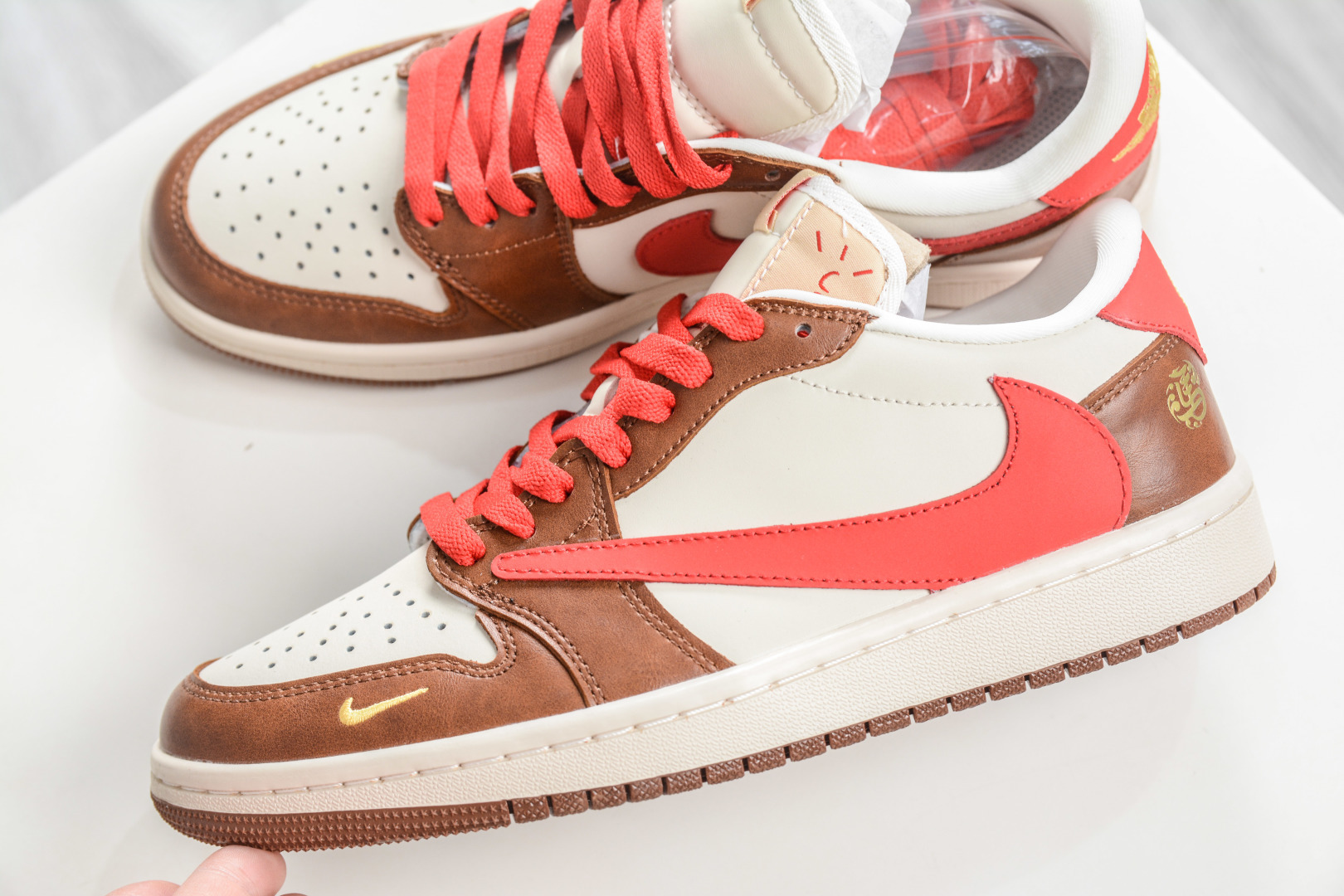 270 TS x Nike Air Jordan 1 Low 马年限定 白棕红 YF9511-500