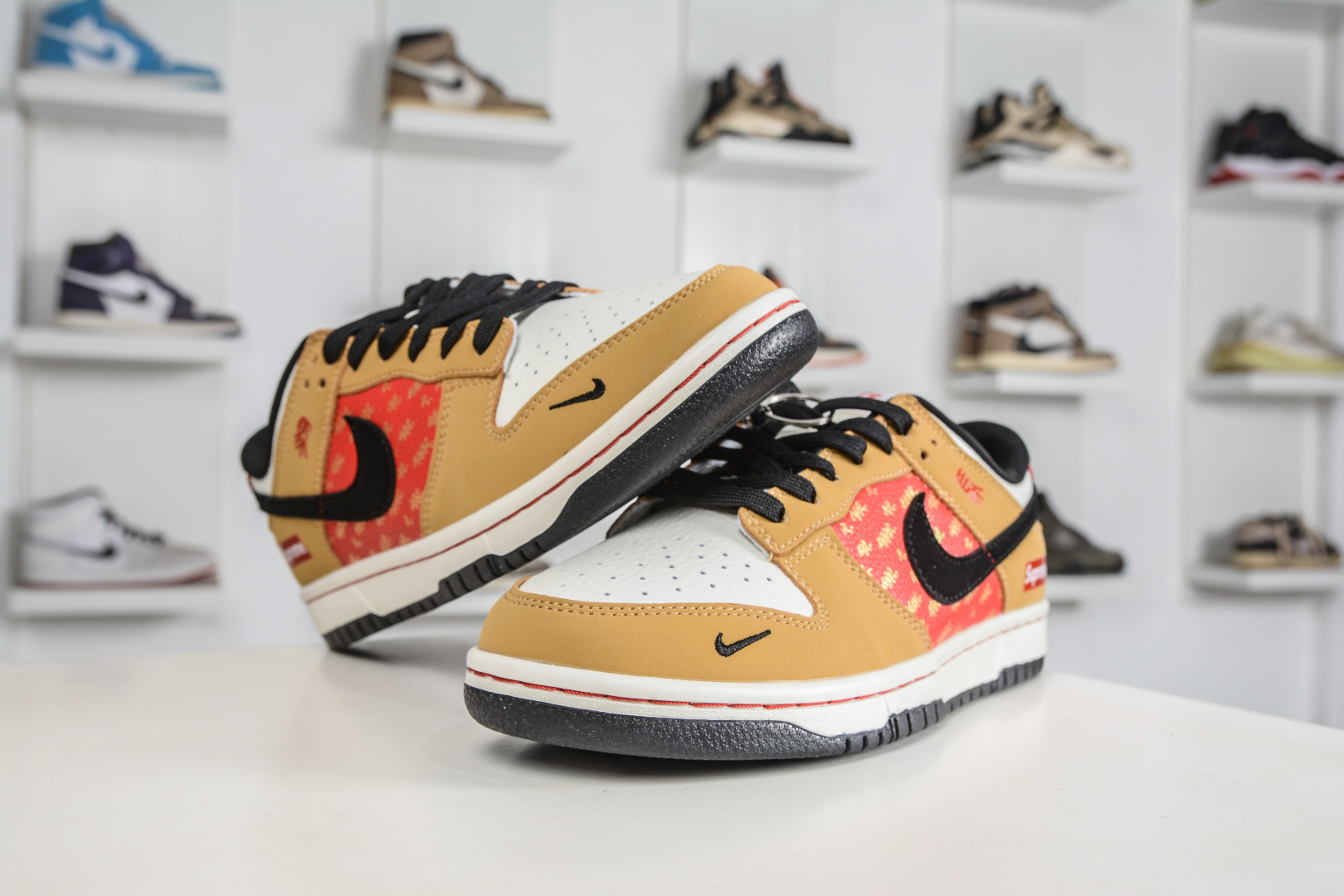 270 Nike SB Dunk Low x Superme SUP马年限定联名-琥珀丹红 NH0601-489-Chinese UA Cheap High Quatity Brand Clothes Bags handbags Sneakers wholesale wholesaler seller from China Factory suppliers Fashion Clothing Shoes best Quality Beautiful Price 270 Nike SB Dunk Low x Superme SUP马年限定联名-琥珀丹红 NH0601-489