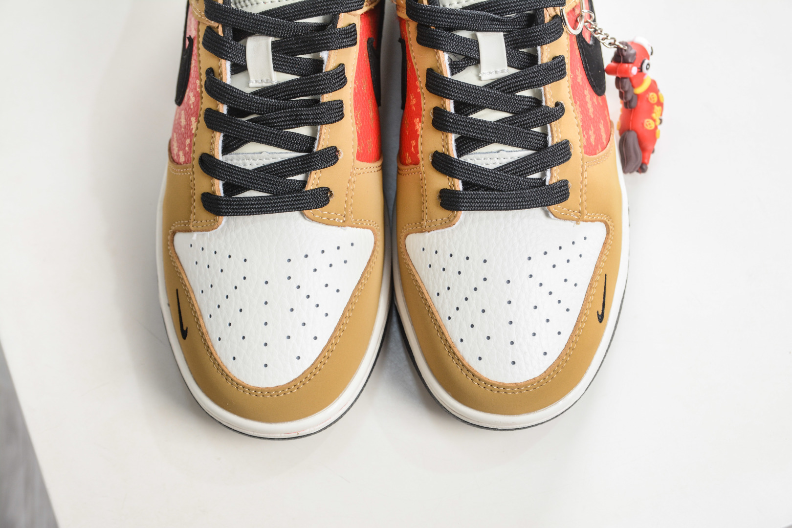 270 Nike SB Dunk Low x Superme SUP马年限定联名-琥珀丹红 NH0601-489-Chinese UA Cheap High Quatity Brand Clothes Bags handbags Sneakers wholesale wholesaler seller from China Factory suppliers Fashion Clothing Shoes best Quality Beautiful Price 270 Nike SB Dunk Low x Superme SUP马年限定联名-琥珀丹红 NH0601-489
