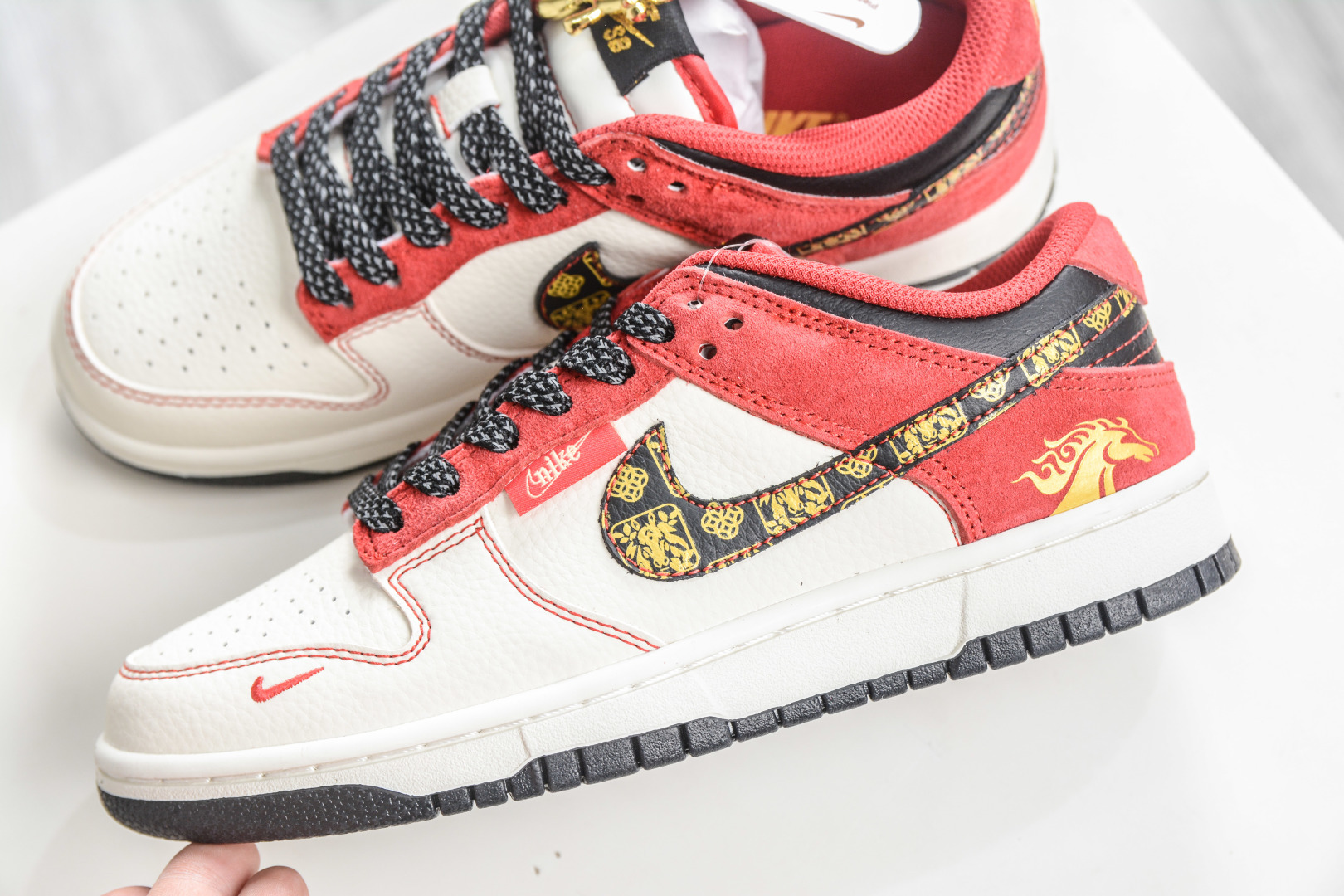 270 Nike Dunk Low 马年限定 白红金 DS6608-024-Chinese UA Cheap High Quatity Brand Clothes Bags handbags Sneakers wholesale wholesaler seller from China Factory suppliers Fashion Clothing Shoes best Quality Beautiful Price 270 Nike Dunk Low 马年限定 白红金 DS6608-024