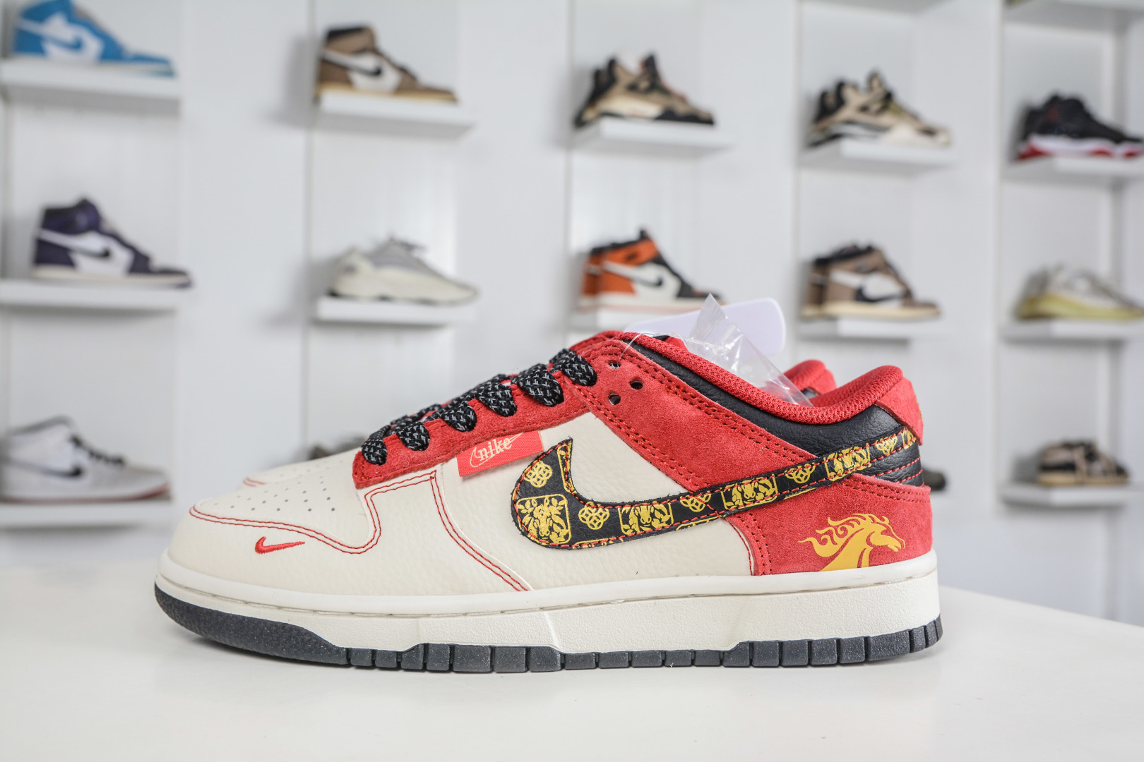 270 Nike Dunk Low 马年限定 白红金 DS6608-024-Chinese UA Cheap High Quatity Brand Clothes Bags handbags Sneakers wholesale wholesaler seller from China Factory suppliers Fashion Clothing Shoes best Quality Beautiful Price 270 Nike Dunk Low 马年限定 白红金 DS6608-024