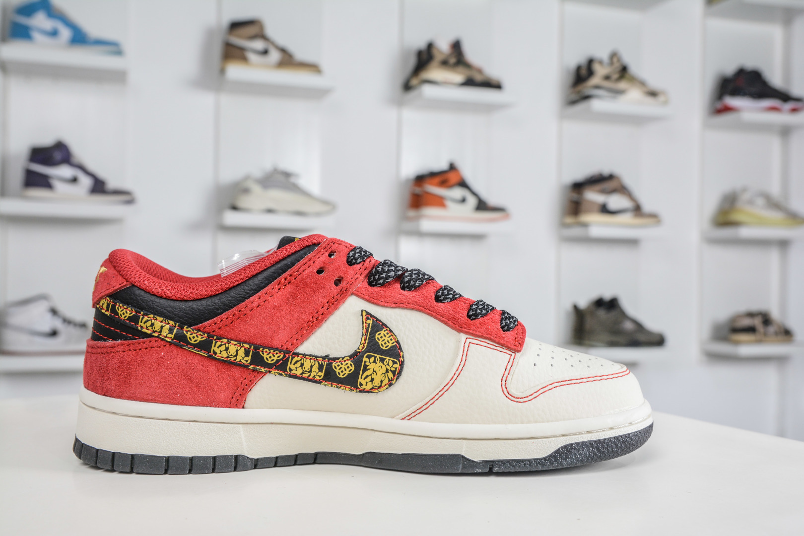 270 Nike Dunk Low 马年限定 白红金 DS6608-024-Chinese UA Cheap High Quatity Brand Clothes Bags handbags Sneakers wholesale wholesaler seller from China Factory suppliers Fashion Clothing Shoes best Quality Beautiful Price 270 Nike Dunk Low 马年限定 白红金 DS6608-024
