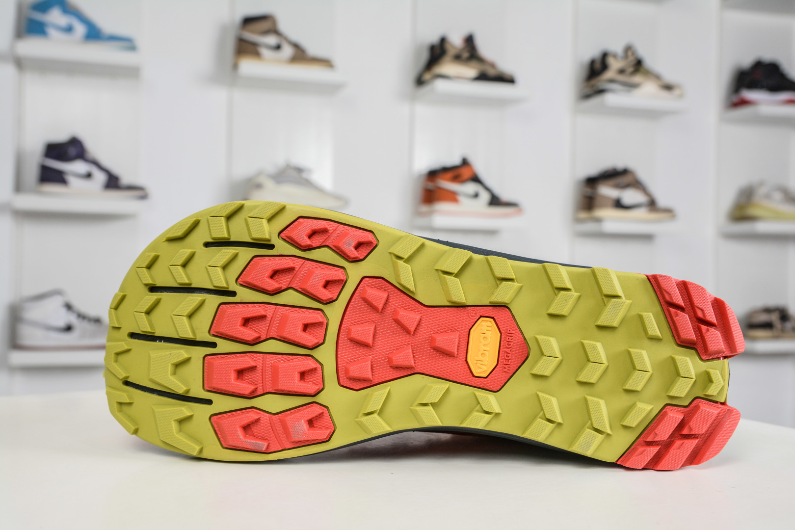 Altra Altra Lone Peak 9 奥创奥林匹斯9代 红色 舒适百搭防滑耐磨低帮户外跑步鞋 AL0A85RG660-Top High Quatity Cheap Sneakers Fashion Clothing Clothes Bags handbags Shoes of all Brand wholesale With The best Quality And Beautiful Price from China Factory Chinese suppliers wholesaler seller Altra Altra Lone Peak 9 奥创奥林匹斯9代 红色 舒适百搭防滑耐磨低帮户外跑步鞋 AL0A85RG660