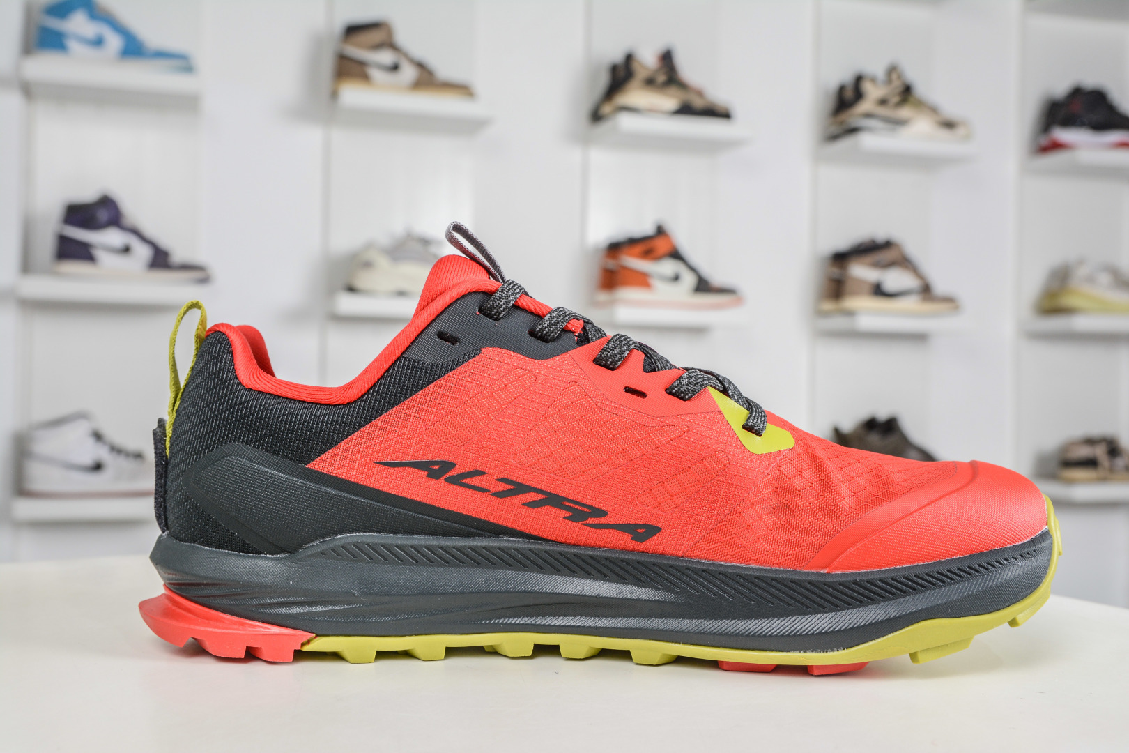 Altra Altra Lone Peak 9 奥创奥林匹斯9代 红色 舒适百搭防滑耐磨低帮户外跑步鞋 AL0A85RG660-Top High Quatity Cheap Sneakers Fashion Clothing Clothes Bags handbags Shoes of all Brand wholesale With The best Quality And Beautiful Price from China Factory Chinese suppliers wholesaler seller Altra Altra Lone Peak 9 奥创奥林匹斯9代 红色 舒适百搭防滑耐磨低帮户外跑步鞋 AL0A85RG660