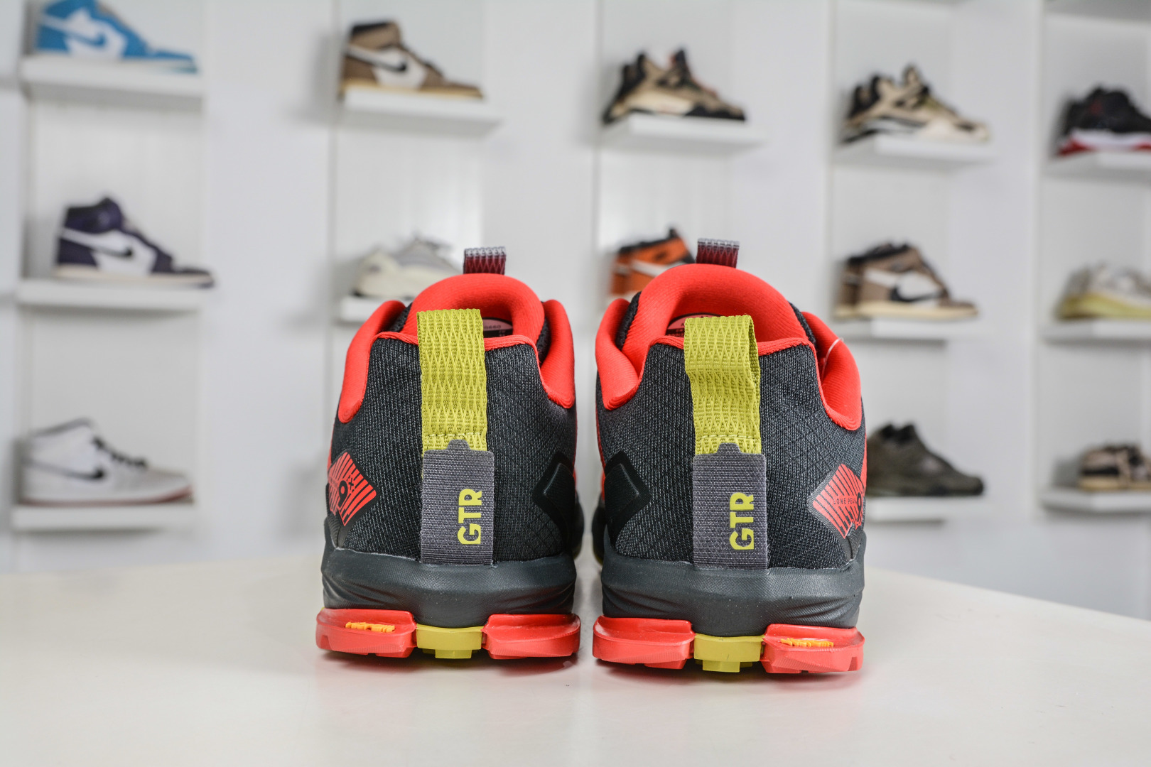Altra Altra Lone Peak 9 奥创奥林匹斯9代 红色 舒适百搭防滑耐磨低帮户外跑步鞋 AL0A85RG660-Top High Quatity Cheap Sneakers Fashion Clothing Clothes Bags handbags Shoes of all Brand wholesale With The best Quality And Beautiful Price from China Factory Chinese suppliers wholesaler seller Altra Altra Lone Peak 9 奥创奥林匹斯9代 红色 舒适百搭防滑耐磨低帮户外跑步鞋 AL0A85RG660
