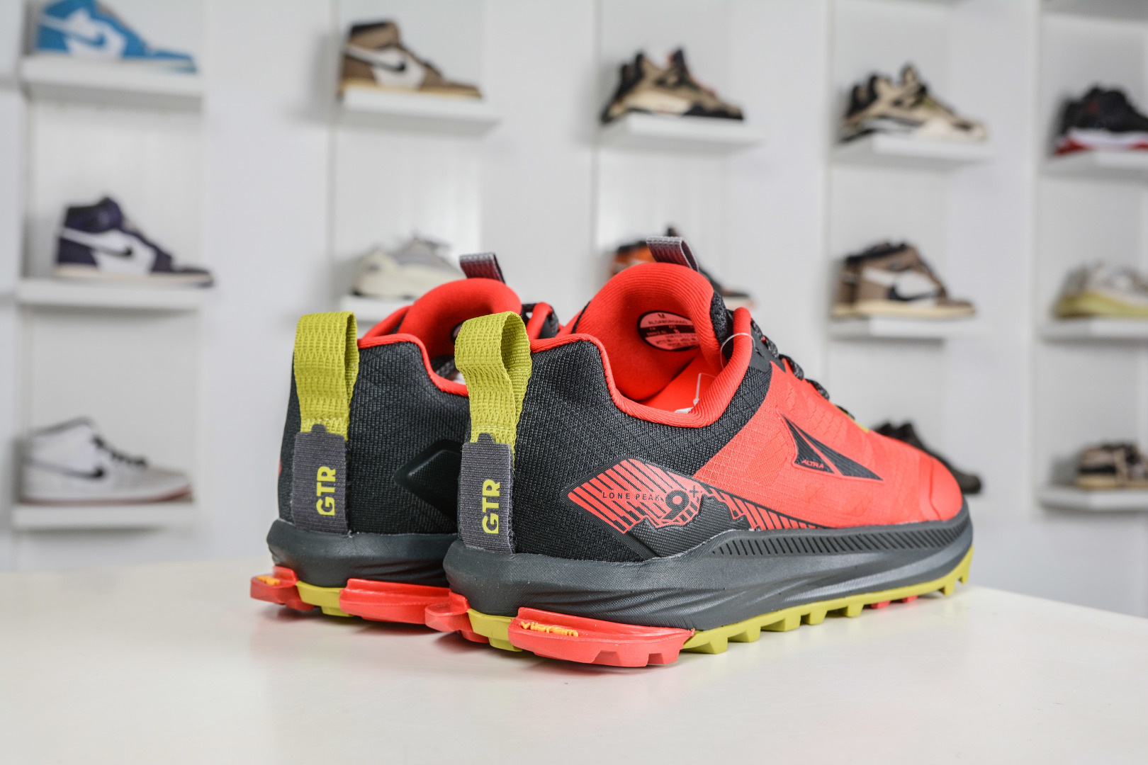 Altra Altra Lone Peak 9 奥创奥林匹斯9代 红色 舒适百搭防滑耐磨低帮户外跑步鞋 AL0A85RG660-Top High Quatity Cheap Sneakers Fashion Clothing Clothes Bags handbags Shoes of all Brand wholesale With The best Quality And Beautiful Price from China Factory Chinese suppliers wholesaler seller Altra Altra Lone Peak 9 奥创奥林匹斯9代 红色 舒适百搭防滑耐磨低帮户外跑步鞋 AL0A85RG660
