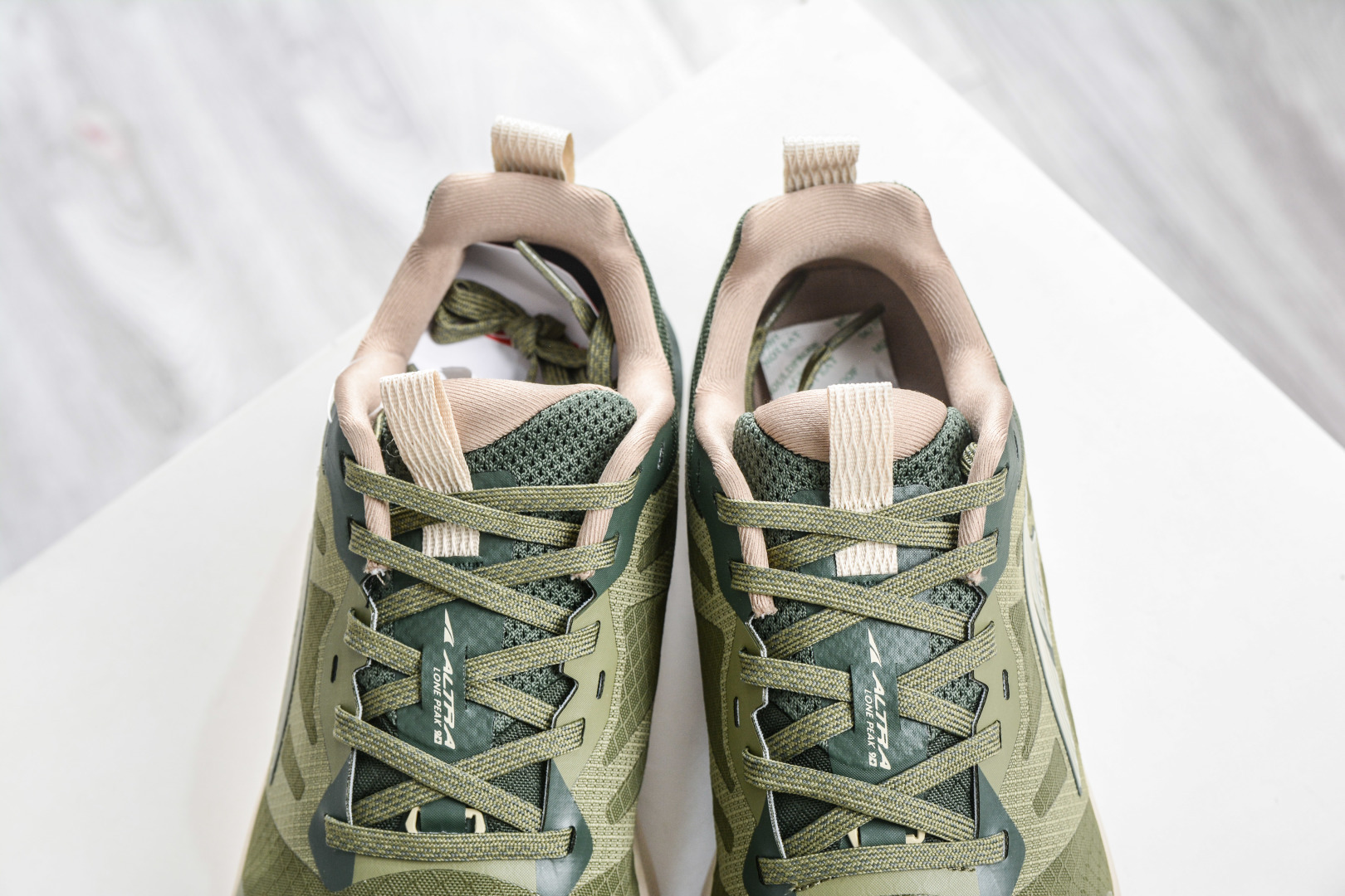 210 Altra Altra Lone Peak 9 奥创奥林匹斯9代 绿色 舒适百搭防滑耐磨低帮户外跑步鞋 AL0A85RG330-Chinese UA Cheap High Quatity Brand Clothes Bags handbags Sneakers wholesale wholesaler seller from China Factory suppliers Fashion Clothing Shoes best Quality Beautiful Price 210 Altra Altra Lone Peak 9 奥创奥林匹斯9代 绿色 舒适百搭防滑耐磨低帮户外跑步鞋 AL0A85RG330