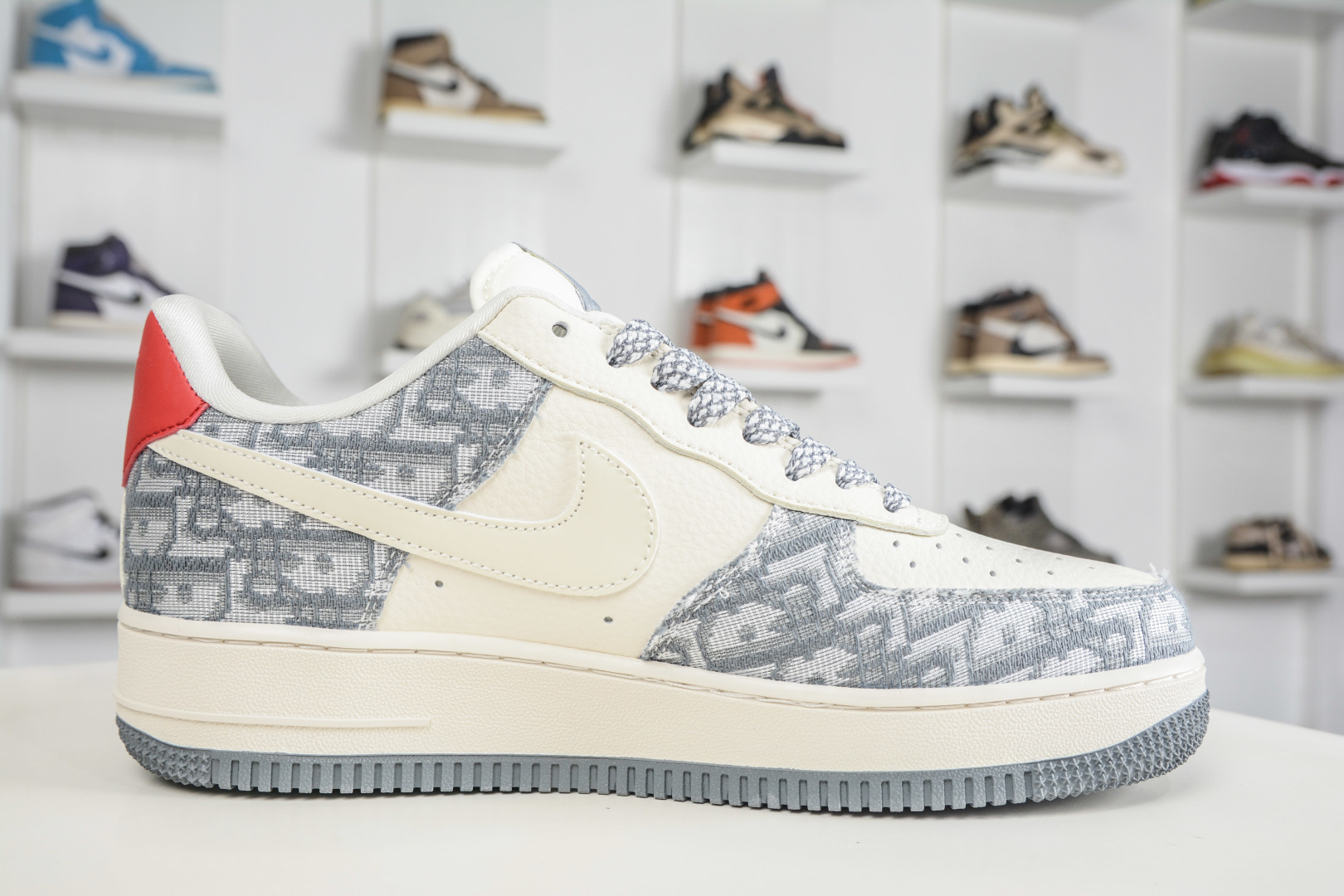 Nike Air Force 1 Low 07 x DIOR 迪奥联名-灰白红 DN1688-812