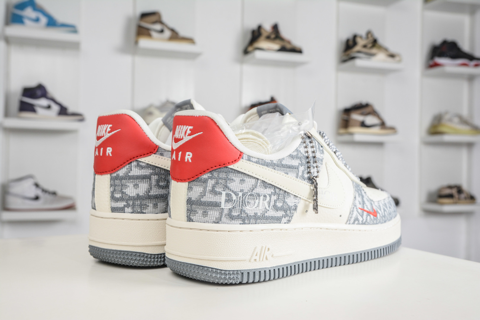 Nike Air Force 1 Low 07 x DIOR 迪奥联名-灰白红 DN1688-812