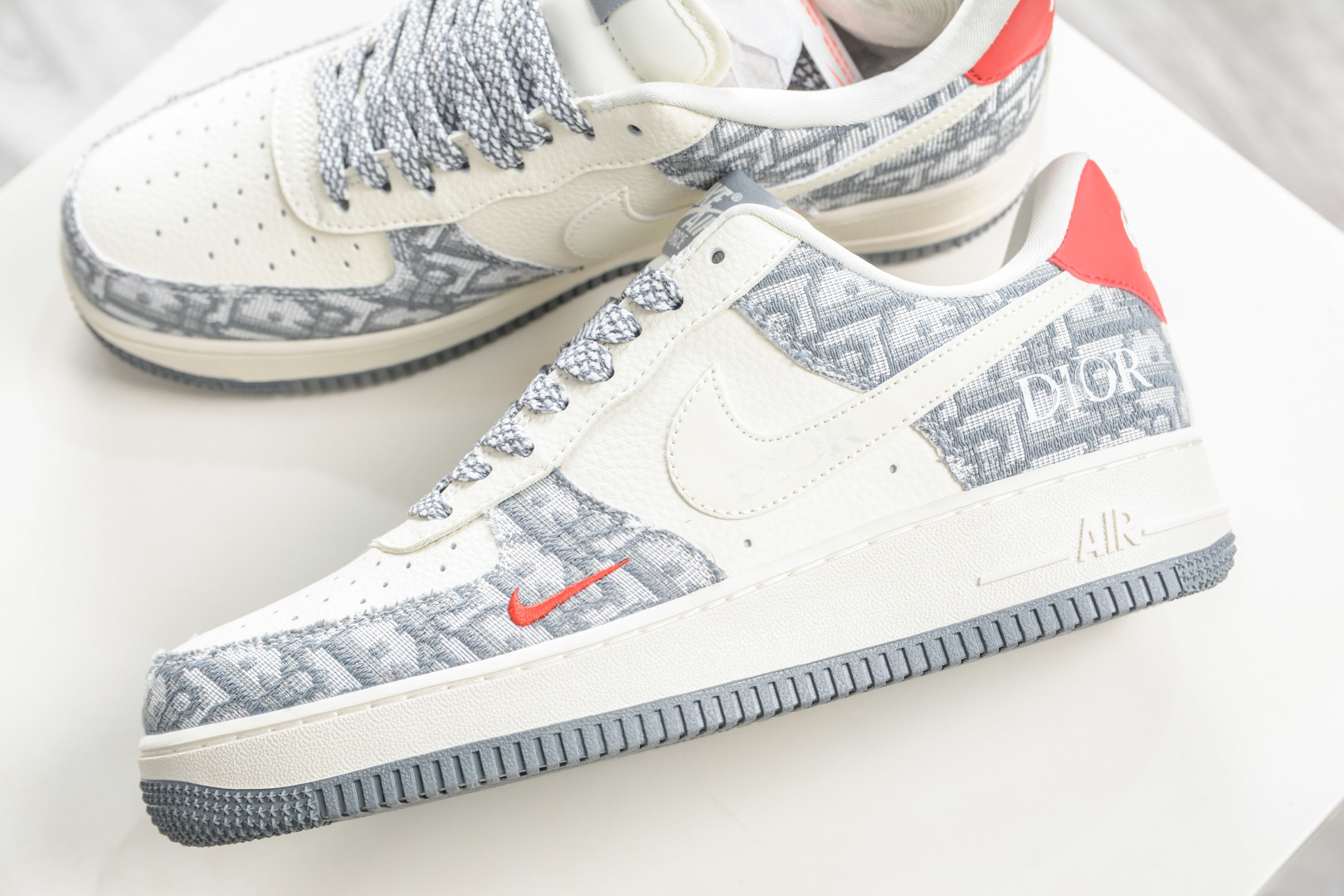 Nike Air Force 1 Low 07 x DIOR 迪奥联名-灰白红 DN1688-812