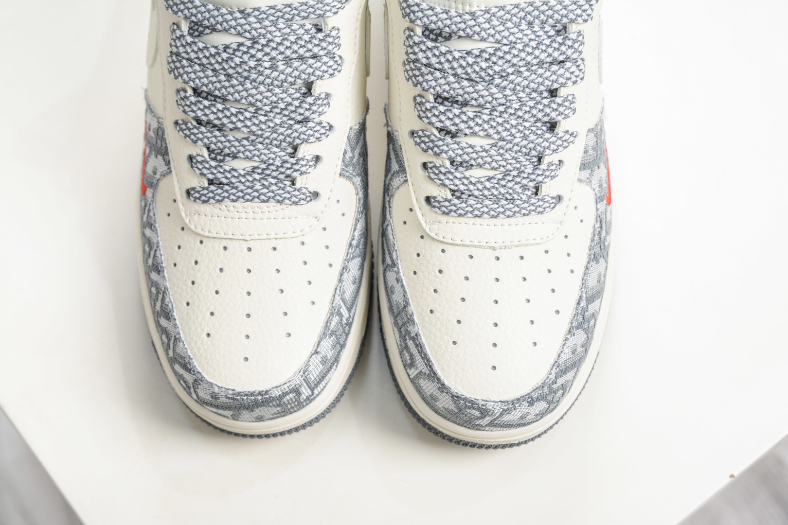 Nike Air Force 1 Low 07 x DIOR 迪奥联名-灰白红 DN1688-812