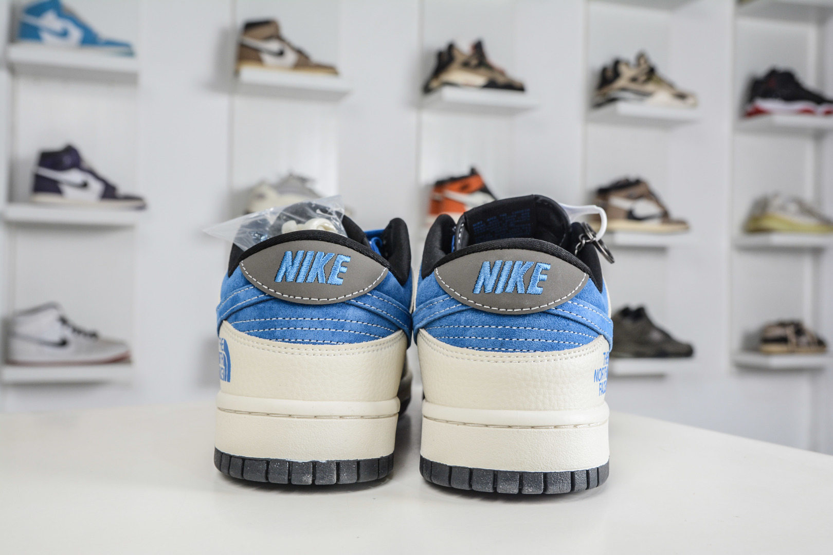 Nike SB Dunk Low x The North Face 北面联名-白灰蓝 TX1688-018-Top High Quatity Cheap Sneakers Fashion Clothing Clothes Bags handbags Shoes of all Brand wholesale With The best Quality And Beautiful Price from China Factory Chinese suppliers wholesaler seller Nike SB Dunk Low x The North Face 北面联名-白灰蓝 TX1688-018