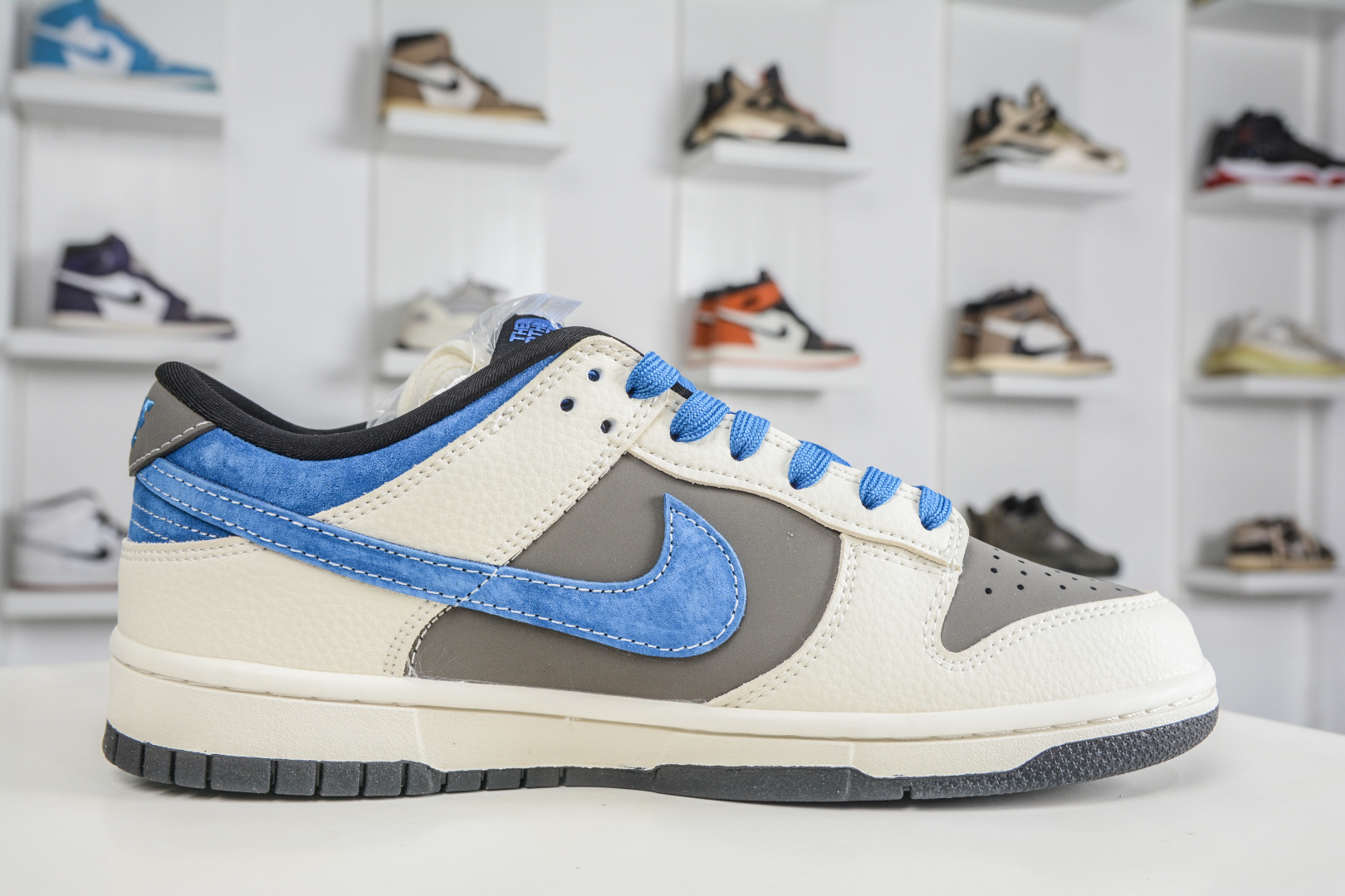 Nike SB Dunk Low x The North Face 北面联名-白灰蓝 TX1688-018-Top High Quatity Cheap Sneakers Fashion Clothing Clothes Bags handbags Shoes of all Brand wholesale With The best Quality And Beautiful Price from China Factory Chinese suppliers wholesaler seller Nike SB Dunk Low x The North Face 北面联名-白灰蓝 TX1688-018