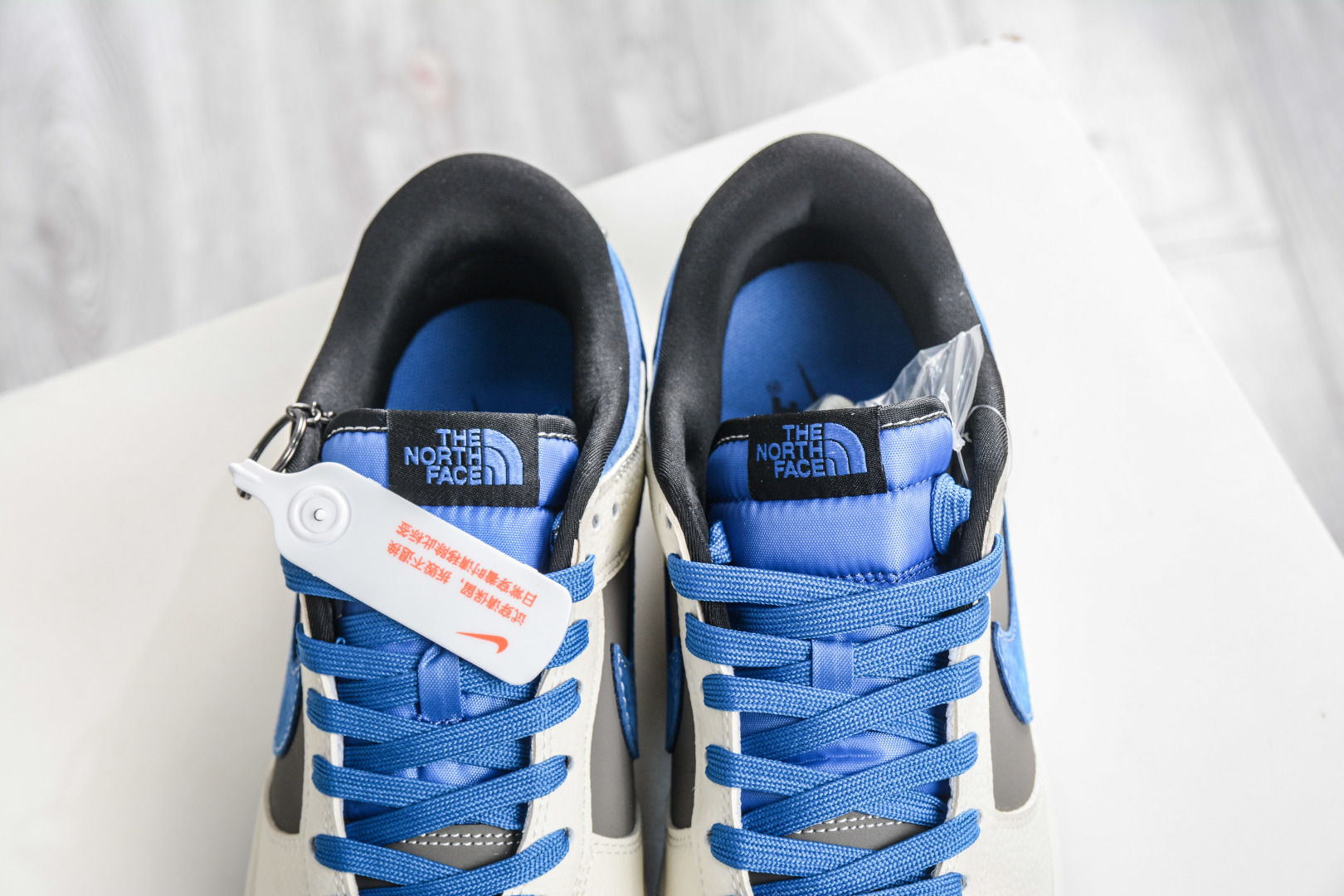 Nike SB Dunk Low x The North Face 北面联名-白灰蓝 TX1688-018-Top High Quatity Cheap Sneakers Fashion Clothing Clothes Bags handbags Shoes of all Brand wholesale With The best Quality And Beautiful Price from China Factory Chinese suppliers wholesaler seller Nike SB Dunk Low x The North Face 北面联名-白灰蓝 TX1688-018