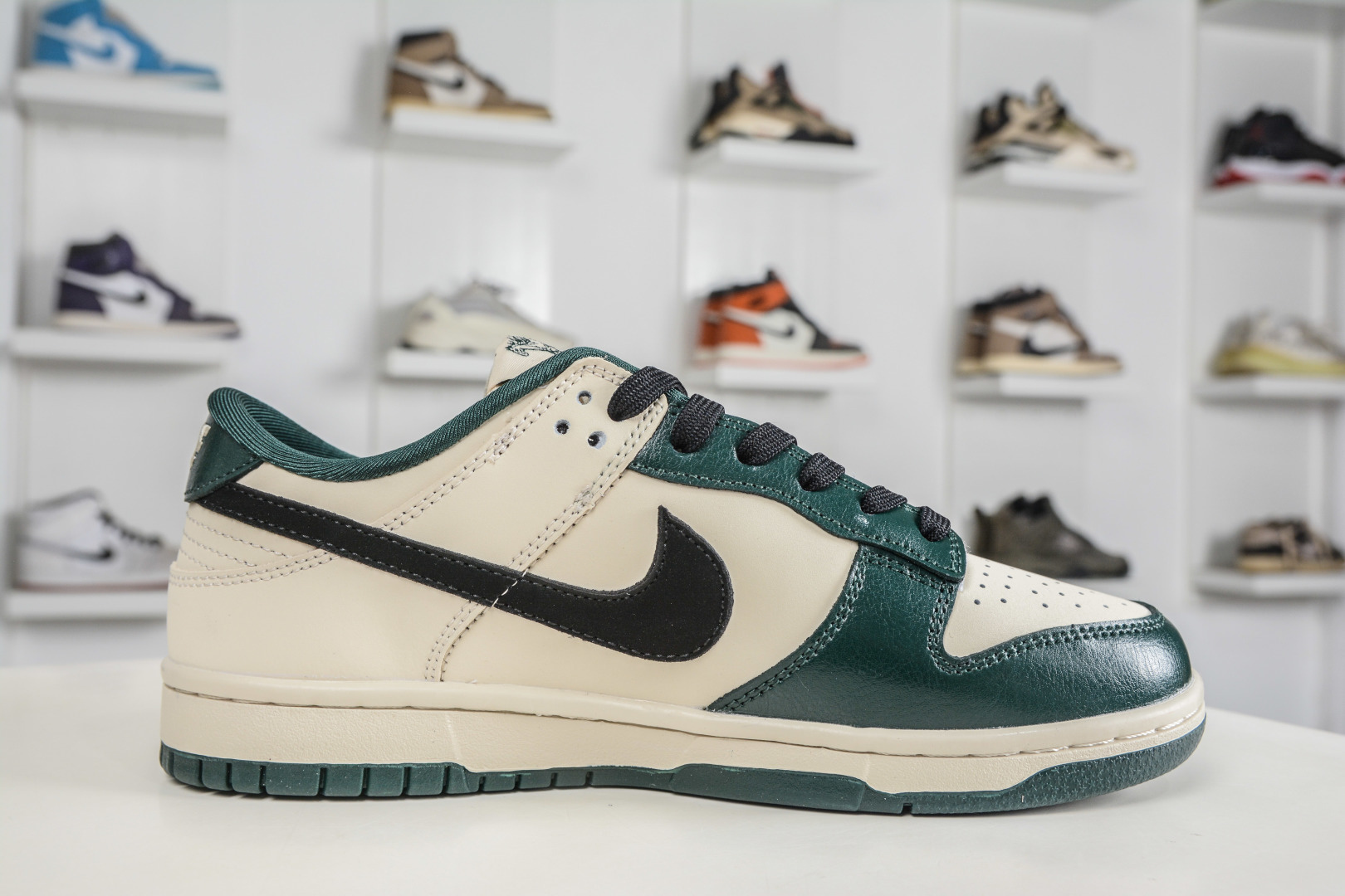 Nike SB Dunk Low x Superme SUP马年限定联名-苔绿奶杏 NH0601-483-Top High Quatity Cheap Sneakers Fashion Clothing Clothes Bags handbags Shoes of all Brand wholesale With The best Quality And Beautiful Price from China Factory Chinese suppliers wholesaler seller Nike SB Dunk Low x Superme SUP马年限定联名-苔绿奶杏 NH0601-483