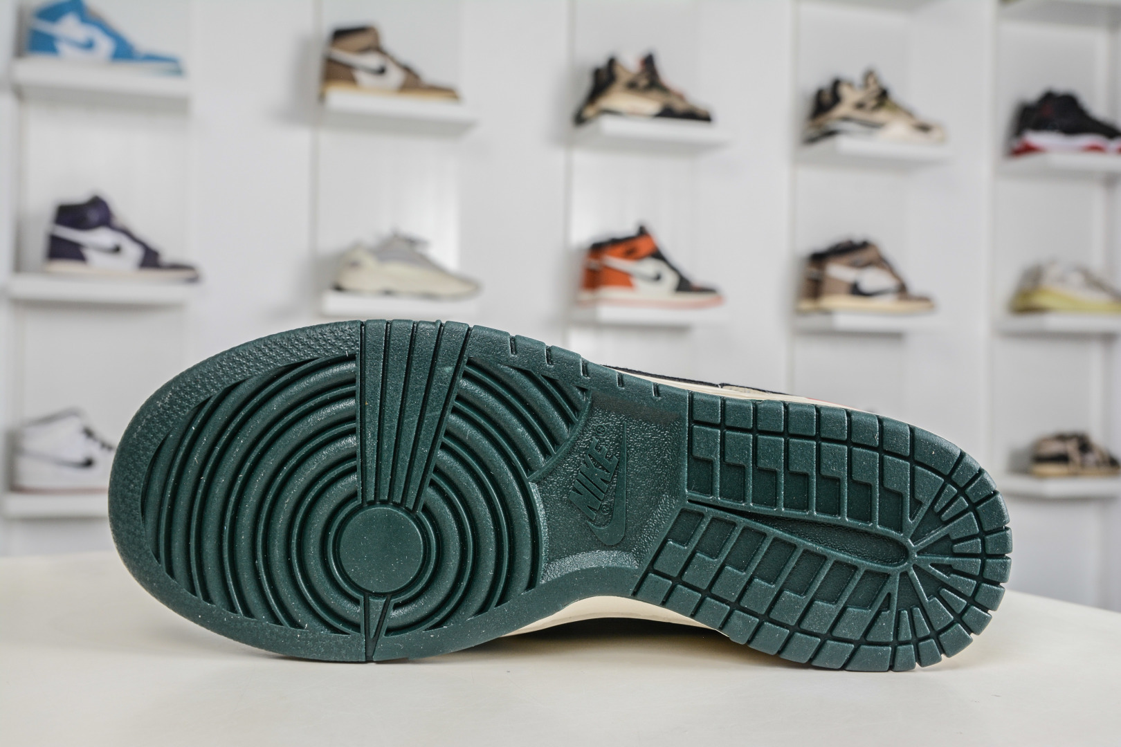 Nike SB Dunk Low x Superme SUP马年限定联名-苔绿奶杏 NH0601-483-Top High Quatity Cheap Sneakers Fashion Clothing Clothes Bags handbags Shoes of all Brand wholesale With The best Quality And Beautiful Price from China Factory Chinese suppliers wholesaler seller Nike SB Dunk Low x Superme SUP马年限定联名-苔绿奶杏 NH0601-483