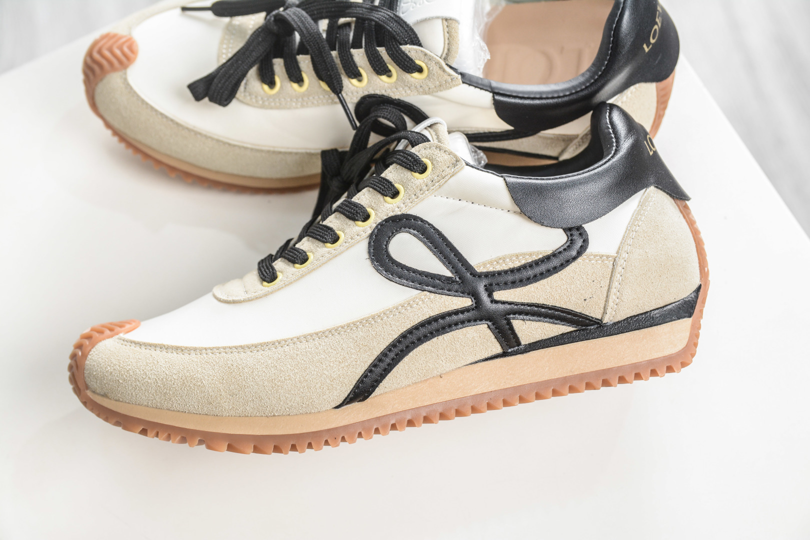 Loewe罗意威 Flow Runner 复古薄底芭舒适百搭运动休闲鞋-Top High Quatity Cheap Sneakers Fashion Clothing Clothes Bags handbags Shoes of all Brand wholesale With The best Quality And Beautiful Price from China Factory Chinese suppliers wholesaler seller Loewe罗意威 Flow Runner 复古薄底芭舒适百搭运动休闲鞋