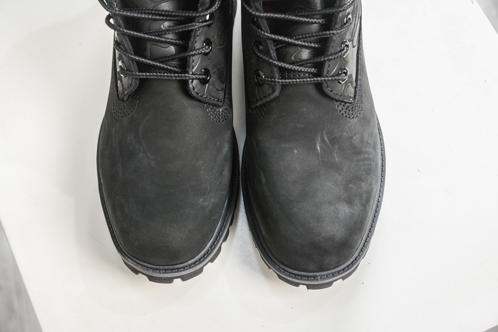 Timberland/天伯伦 添柏岚/经典大黄靴 高帮/ 黑色 TB 010061 713-Top High Quatity Cheap Sneakers Fashion Clothing Clothes Bags handbags Shoes of all Brand wholesale With The best Quality And Beautiful Price from China Factory Chinese suppliers wholesaler seller Timberland/天伯伦 添柏岚/经典大黄靴 高帮/ 黑色 TB 010061 713