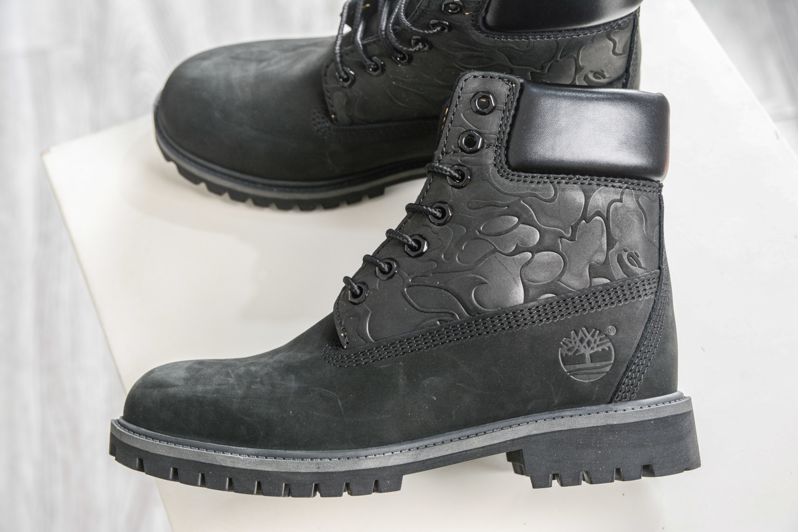 Timberland/天伯伦 添柏岚/经典大黄靴 高帮/ 黑色 TB 010061 713-Top High Quatity Cheap Sneakers Fashion Clothing Clothes Bags handbags Shoes of all Brand wholesale With The best Quality And Beautiful Price from China Factory Chinese suppliers wholesaler seller Timberland/天伯伦 添柏岚/经典大黄靴 高帮/ 黑色 TB 010061 713