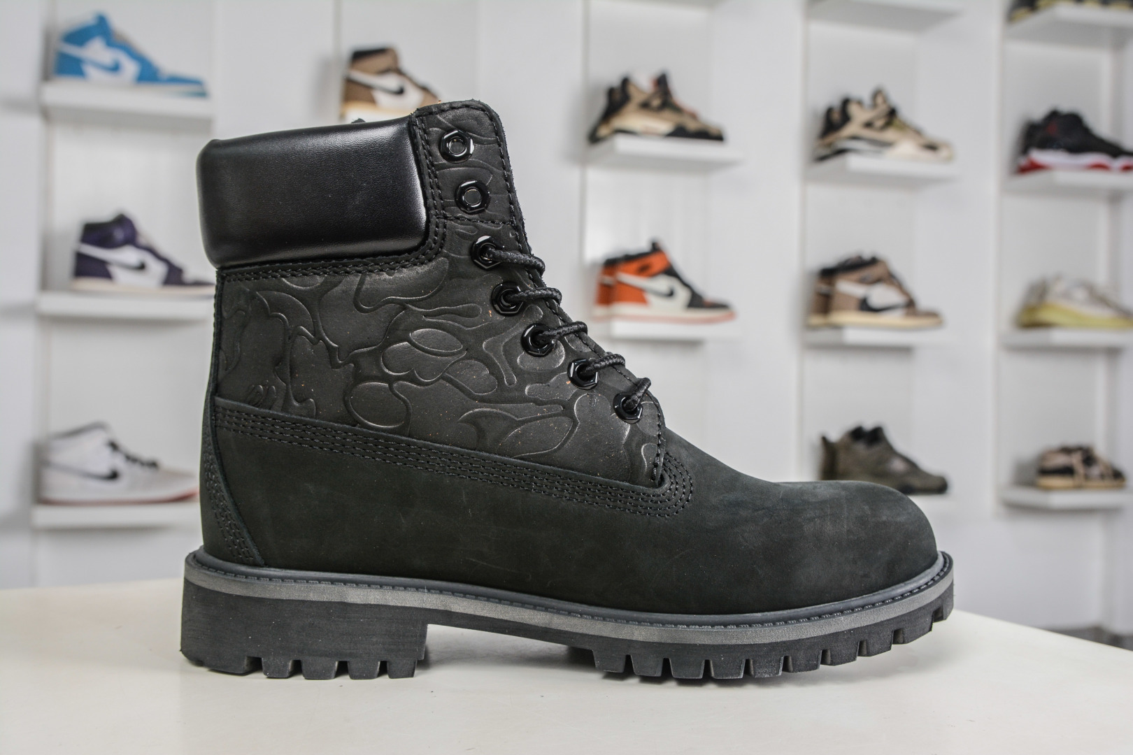 Timberland/天伯伦 添柏岚/经典大黄靴 高帮/ 黑色 TB 010061 713-Top High Quatity Cheap Sneakers Fashion Clothing Clothes Bags handbags Shoes of all Brand wholesale With The best Quality And Beautiful Price from China Factory Chinese suppliers wholesaler seller Timberland/天伯伦 添柏岚/经典大黄靴 高帮/ 黑色 TB 010061 713
