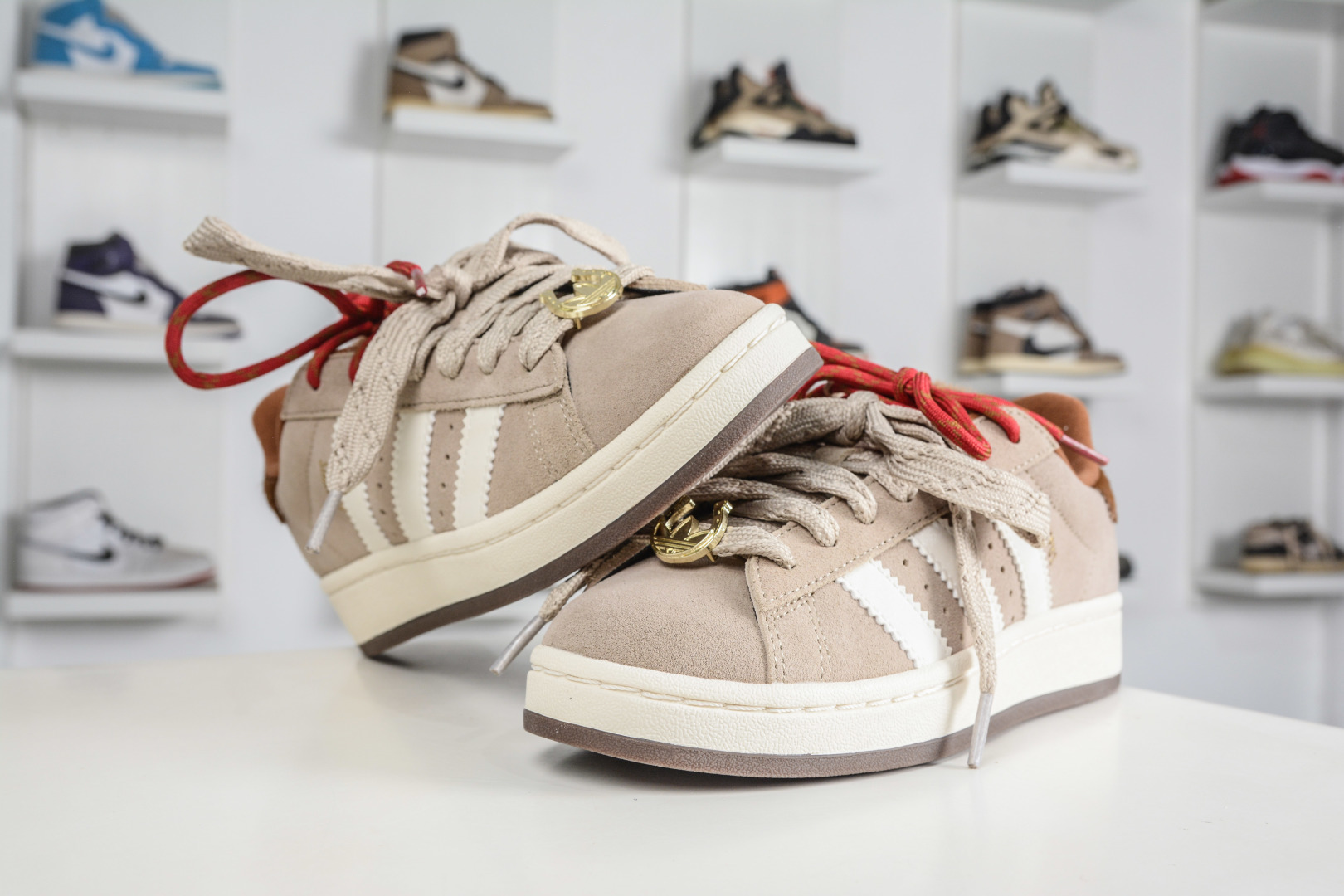 X版 Adidas CAMPUS 00s 面包鞋复古休闲板鞋 KJ8724-Top High Quatity Cheap Sneakers Fashion Clothing Clothes Bags handbags Shoes of all Brand wholesale With The best Quality And Beautiful Price from China Factory Chinese suppliers wholesaler seller X版 Adidas CAMPUS 00s 面包鞋复古休闲板鞋 KJ8724