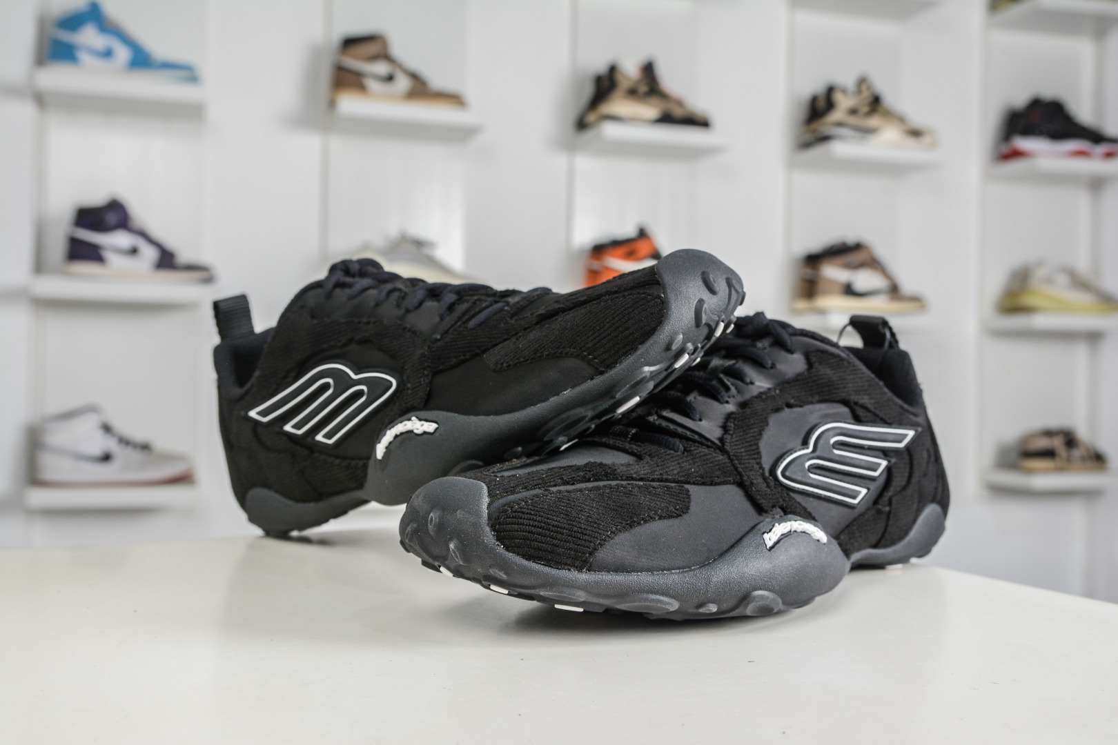 XA版本顶级BALENCIAGA Monday Ultra 巴黎世家 853505 WMNDI 1000-Top High Quatity Cheap Sneakers Fashion Clothing Clothes Bags handbags Shoes of all Brand wholesale With The best Quality And Beautiful Price from China Factory Chinese suppliers wholesaler seller XA版本顶级BALENCIAGA Monday Ultra 巴黎世家 853505 WMNDI 1000