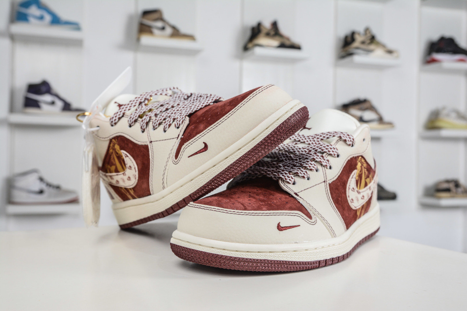 Air Jordan 1 Retro Low x The North Face 北面马年限定联名- 鎏金马纹 QL1988-005-Top High Quatity Cheap Sneakers Fashion Clothing Clothes Bags handbags Shoes of all Brand wholesale With The best Quality And Beautiful Price from China Factory Chinese suppliers wholesaler seller Air Jordan 1 Retro Low x The North Face 北面马年限定联名- 鎏金马纹 QL1988-005