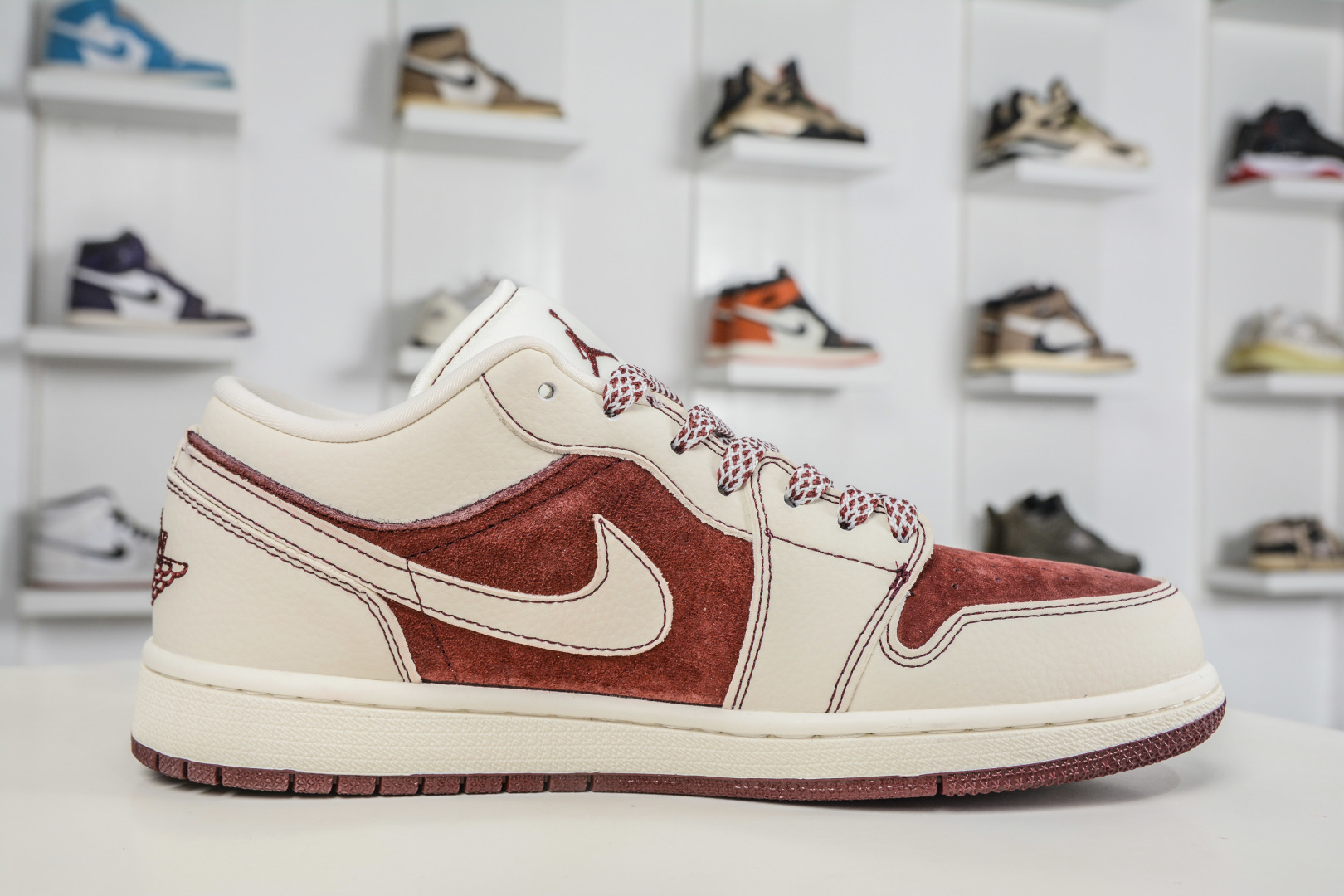 Air Jordan 1 Retro Low x The North Face 北面马年限定联名- 鎏金马纹 QL1988-005-Top High Quatity Cheap Sneakers Fashion Clothing Clothes Bags handbags Shoes of all Brand wholesale With The best Quality And Beautiful Price from China Factory Chinese suppliers wholesaler seller Air Jordan 1 Retro Low x The North Face 北面马年限定联名- 鎏金马纹 QL1988-005