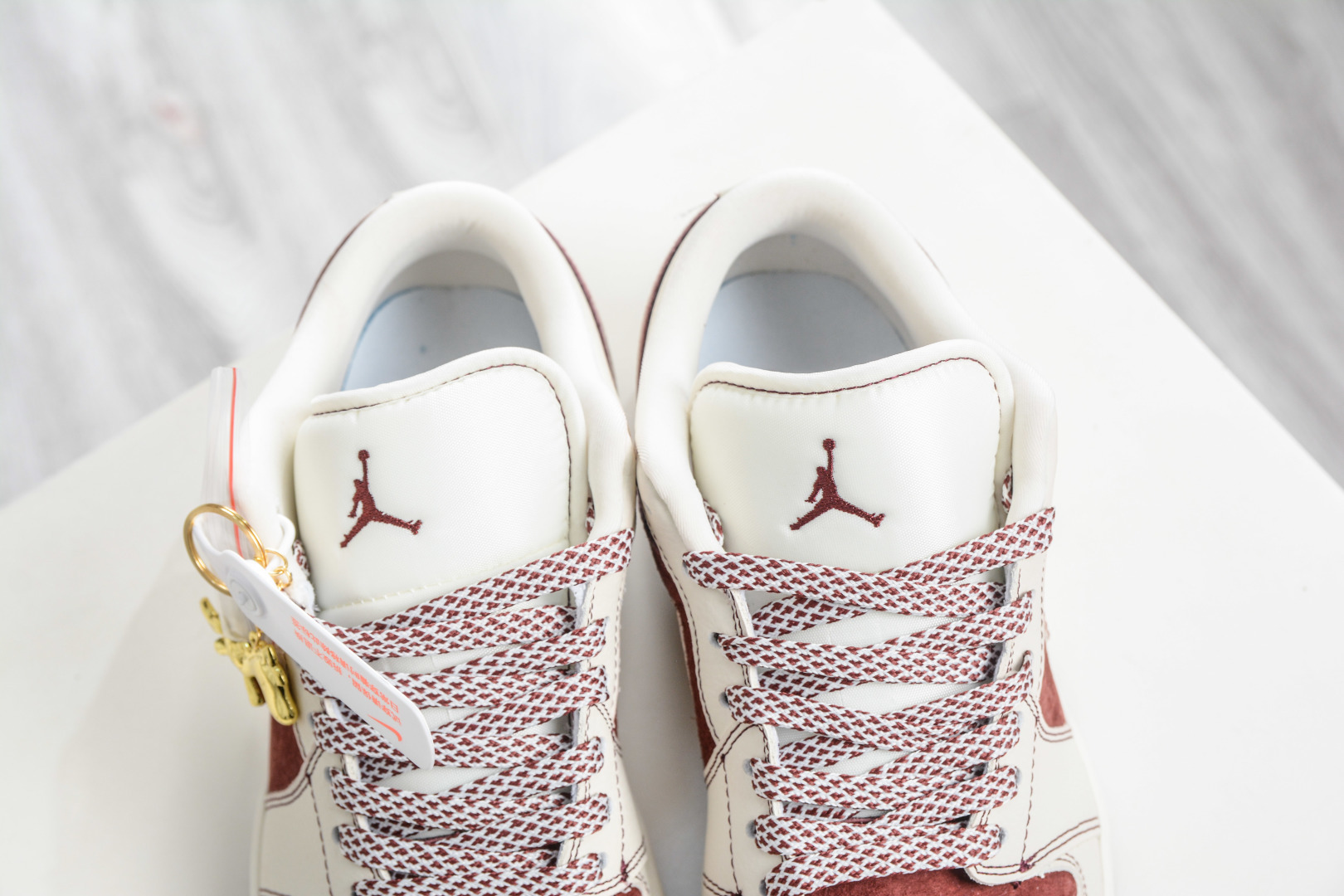 Air Jordan 1 Retro Low x The North Face 北面马年限定联名- 鎏金马纹 QL1988-005-Top High Quatity Cheap Sneakers Fashion Clothing Clothes Bags handbags Shoes of all Brand wholesale With The best Quality And Beautiful Price from China Factory Chinese suppliers wholesaler seller Air Jordan 1 Retro Low x The North Face 北面马年限定联名- 鎏金马纹 QL1988-005