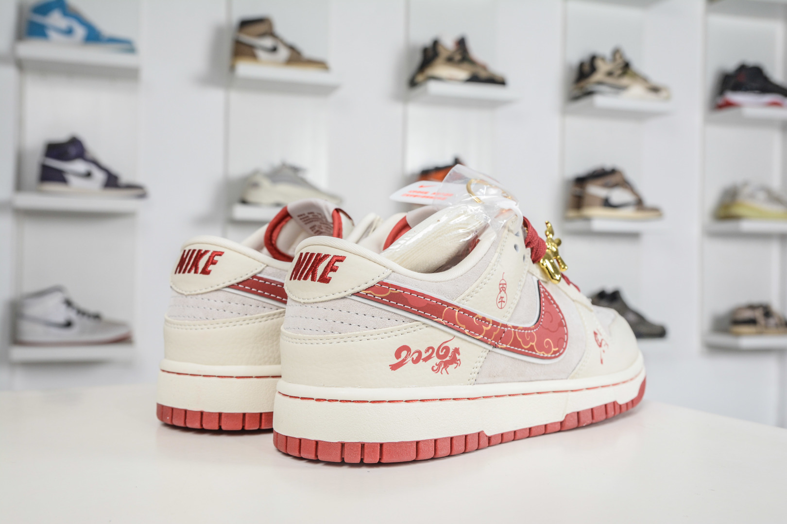 270 Nike SB Dunk Low 丙午马年限定-米白红 DG1988-014-Chinese UA Cheap High Quatity Brand Clothes Bags handbags Sneakers wholesale wholesaler seller from China Factory suppliers Fashion Clothing Shoes best Quality Beautiful Price 270 Nike SB Dunk Low 丙午马年限定-米白红 DG1988-014