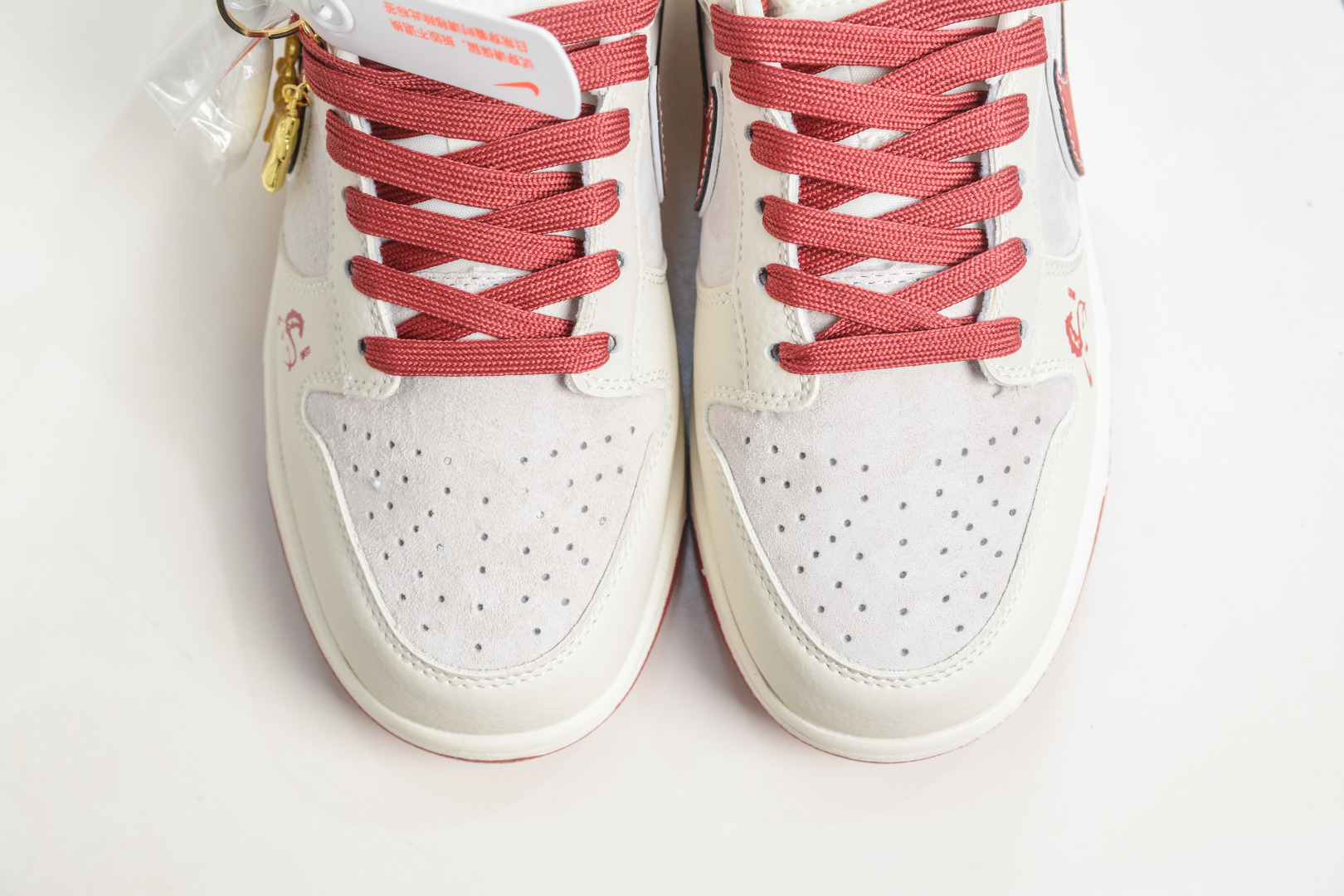 270 Nike SB Dunk Low 丙午马年限定-米白红 DG1988-014-Chinese UA Cheap High Quatity Brand Clothes Bags handbags Sneakers wholesale wholesaler seller from China Factory suppliers Fashion Clothing Shoes best Quality Beautiful Price 270 Nike SB Dunk Low 丙午马年限定-米白红 DG1988-014