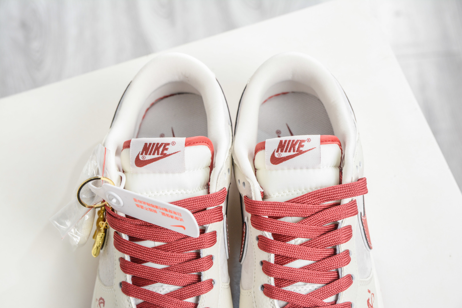 270 Nike SB Dunk Low 丙午马年限定-米白红 DG1988-014-Chinese UA Cheap High Quatity Brand Clothes Bags handbags Sneakers wholesale wholesaler seller from China Factory suppliers Fashion Clothing Shoes best Quality Beautiful Price 270 Nike SB Dunk Low 丙午马年限定-米白红 DG1988-014