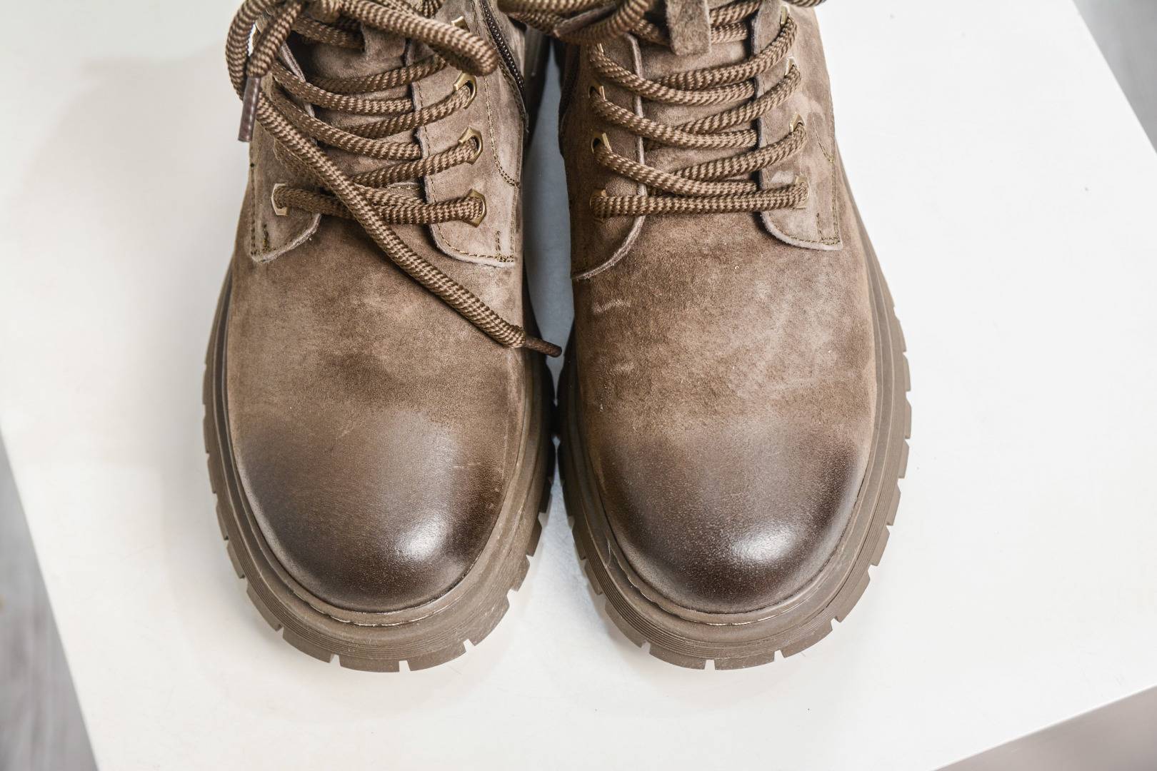 新年福利特价 Timberland添柏岚/天伯伦 秋冬新品(毛绒内里保暖锁热)秋冬必备户外休闲大黄靴系列-Top High Quatity Cheap Sneakers Fashion Clothing Clothes Bags handbags Shoes of all Brand wholesale With The best Quality And Beautiful Price from China Factory Chinese suppliers wholesaler seller 新年福利特价 Timberland添柏岚/天伯伦 秋冬新品(毛绒内里保暖锁热)秋冬必备户外休闲大黄靴系列