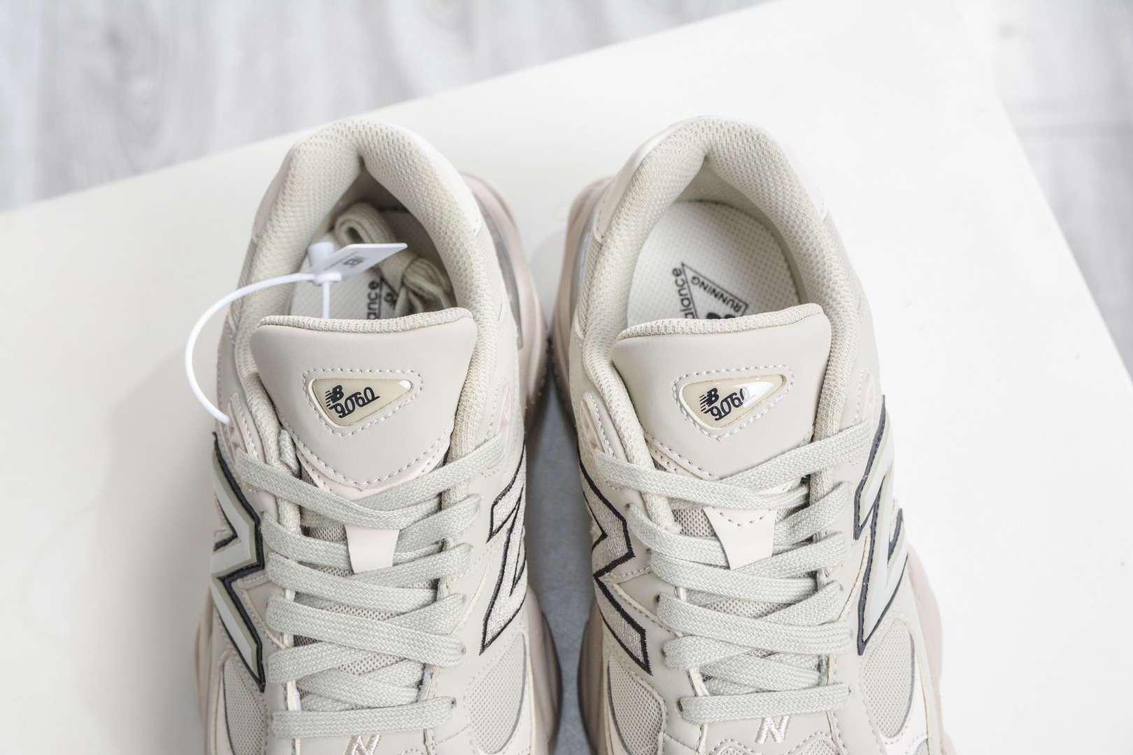 T版 新百伦New Balance NB9060 磨砂灰色 U906078T-Top High Quatity Cheap Sneakers Fashion Clothing Clothes Bags handbags Shoes of all Brand wholesale With The best Quality And Beautiful Price from China Factory Chinese suppliers wholesaler seller T版 新百伦New Balance NB9060 磨砂灰色 U906078T