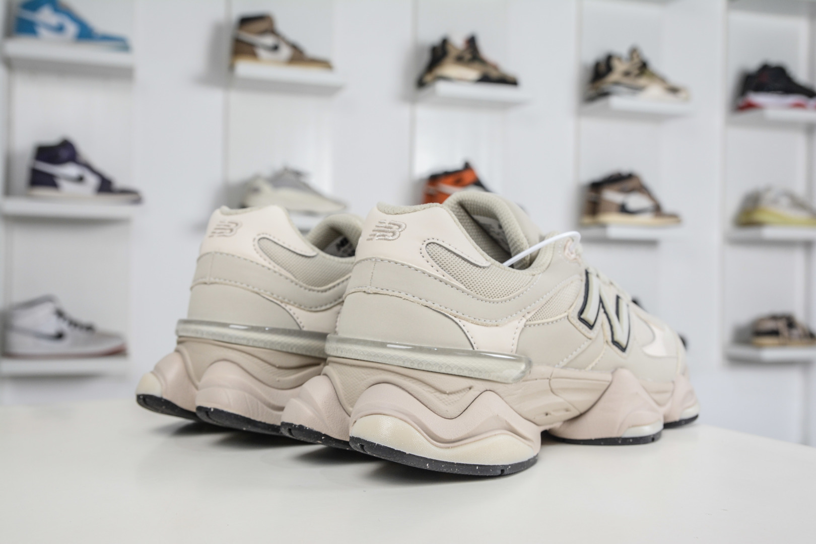 T版 新百伦New Balance NB9060 磨砂灰色 U906078T-Top High Quatity Cheap Sneakers Fashion Clothing Clothes Bags handbags Shoes of all Brand wholesale With The best Quality And Beautiful Price from China Factory Chinese suppliers wholesaler seller T版 新百伦New Balance NB9060 磨砂灰色 U906078T