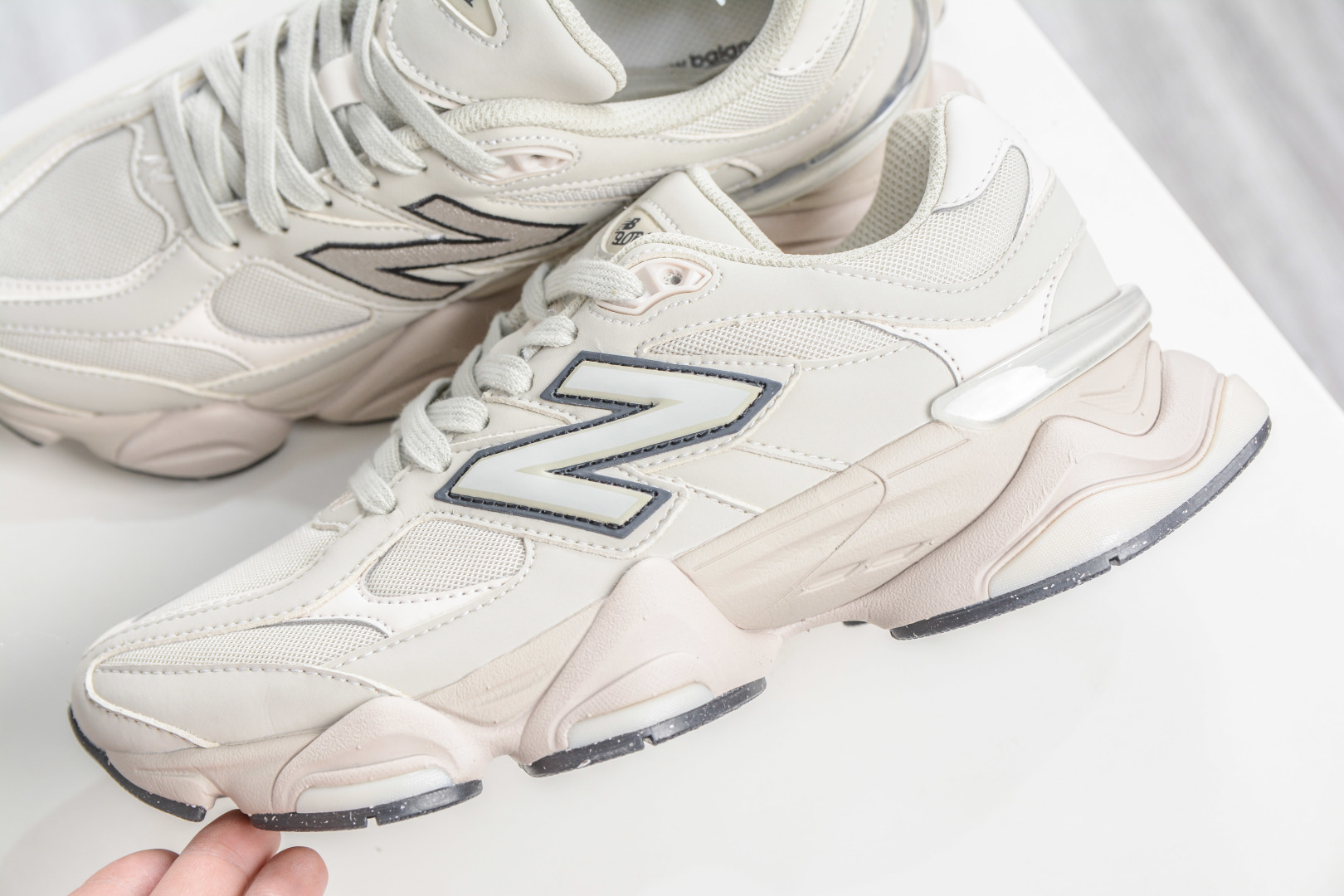 T版 新百伦New Balance NB9060 磨砂灰色 U906078T-Top High Quatity Cheap Sneakers Fashion Clothing Clothes Bags handbags Shoes of all Brand wholesale With The best Quality And Beautiful Price from China Factory Chinese suppliers wholesaler seller T版 新百伦New Balance NB9060 磨砂灰色 U906078T