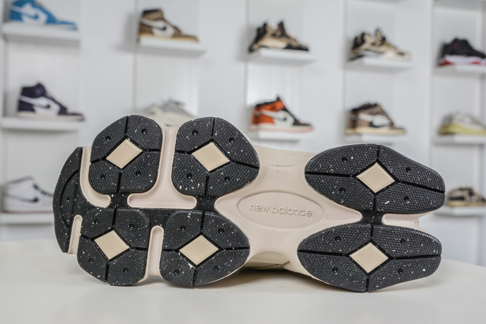 T版 新百伦New Balance NB9060 磨砂灰色 U906078T-Top High Quatity Cheap Sneakers Fashion Clothing Clothes Bags handbags Shoes of all Brand wholesale With The best Quality And Beautiful Price from China Factory Chinese suppliers wholesaler seller T版 新百伦New Balance NB9060 磨砂灰色 U906078T