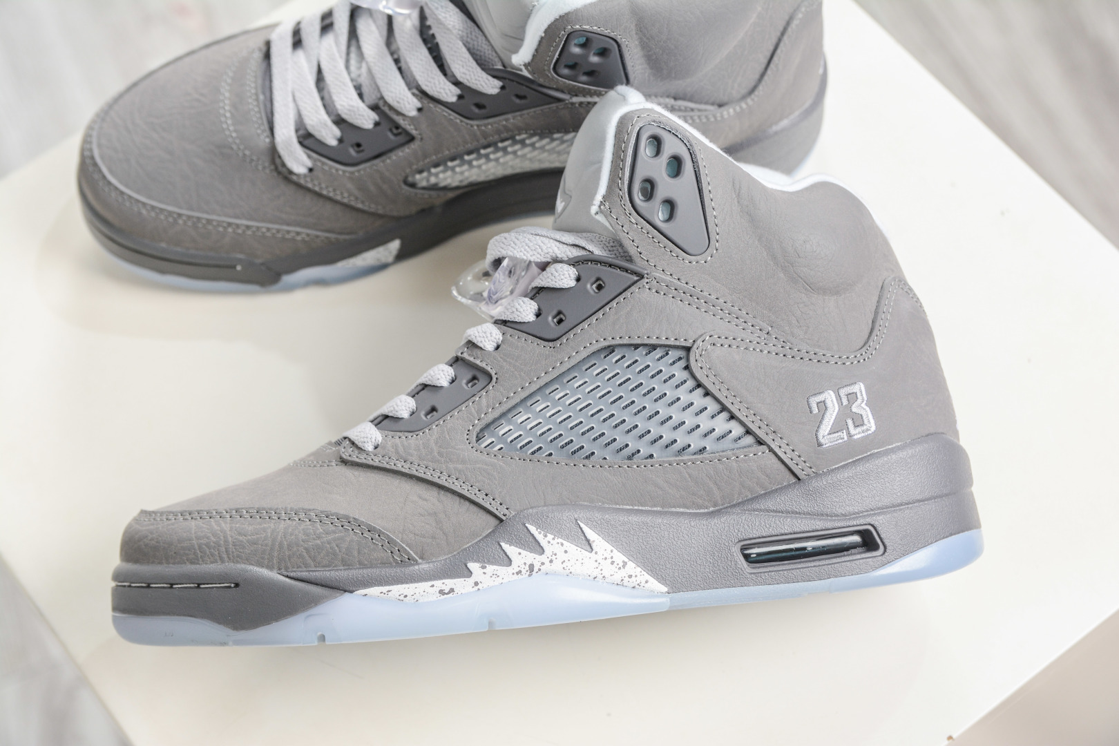Air Jordan 5 ”Wolf Grey” 狼灰 乔丹 AJ5代中帮复古休闲文化篮球鞋 DD0587-002-Top High Quatity Cheap Sneakers Fashion Clothing Clothes Bags handbags Shoes of all Brand wholesale With The best Quality And Beautiful Price from China Factory Chinese suppliers wholesaler seller Air Jordan 5 ”Wolf Grey” 狼灰 乔丹 AJ5代中帮复古休闲文化篮球鞋 DD0587-002