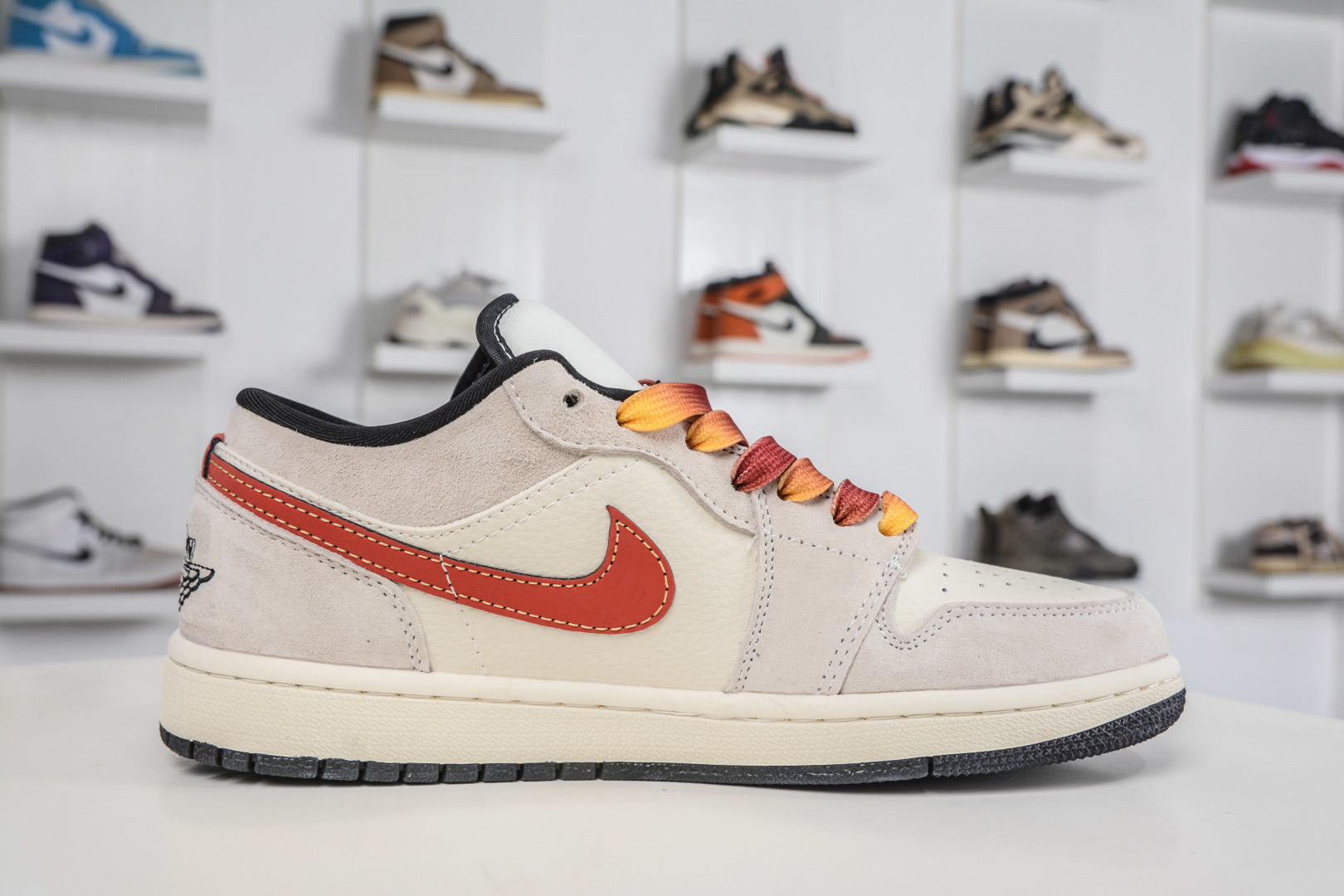 Air Jordan 1 Retro Low 马年限定联名- 一马当先 定制配色 LR8888-020-Top High Quatity Cheap Sneakers Fashion Clothing Clothes Bags handbags Shoes of all Brand wholesale With The best Quality And Beautiful Price from China Factory Chinese suppliers wholesaler seller Air Jordan 1 Retro Low 马年限定联名- 一马当先 定制配色 LR8888-020