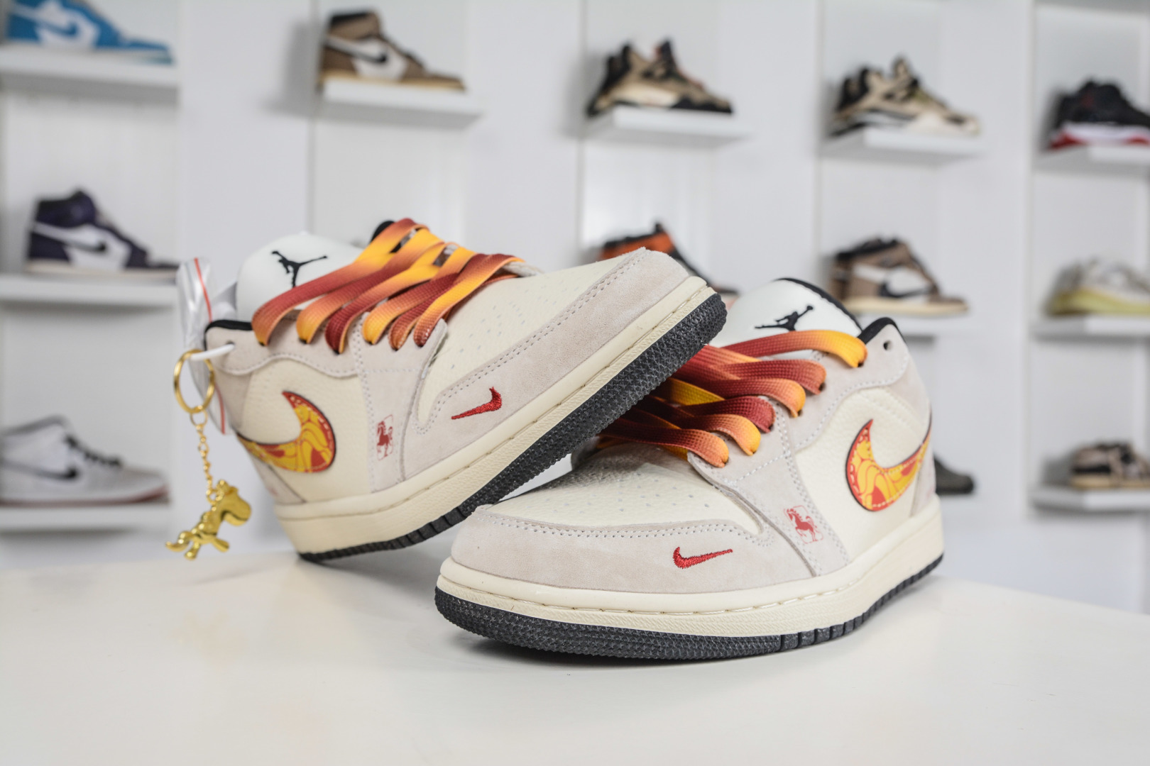Air Jordan 1 Retro Low 马年限定联名- 一马当先 定制配色 LR8888-020-Top High Quatity Cheap Sneakers Fashion Clothing Clothes Bags handbags Shoes of all Brand wholesale With The best Quality And Beautiful Price from China Factory Chinese suppliers wholesaler seller Air Jordan 1 Retro Low 马年限定联名- 一马当先 定制配色 LR8888-020