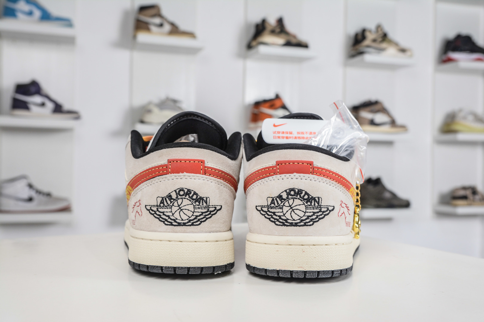 Air Jordan 1 Retro Low 马年限定联名- 一马当先 定制配色 LR8888-020-Top High Quatity Cheap Sneakers Fashion Clothing Clothes Bags handbags Shoes of all Brand wholesale With The best Quality And Beautiful Price from China Factory Chinese suppliers wholesaler seller Air Jordan 1 Retro Low 马年限定联名- 一马当先 定制配色 LR8888-020